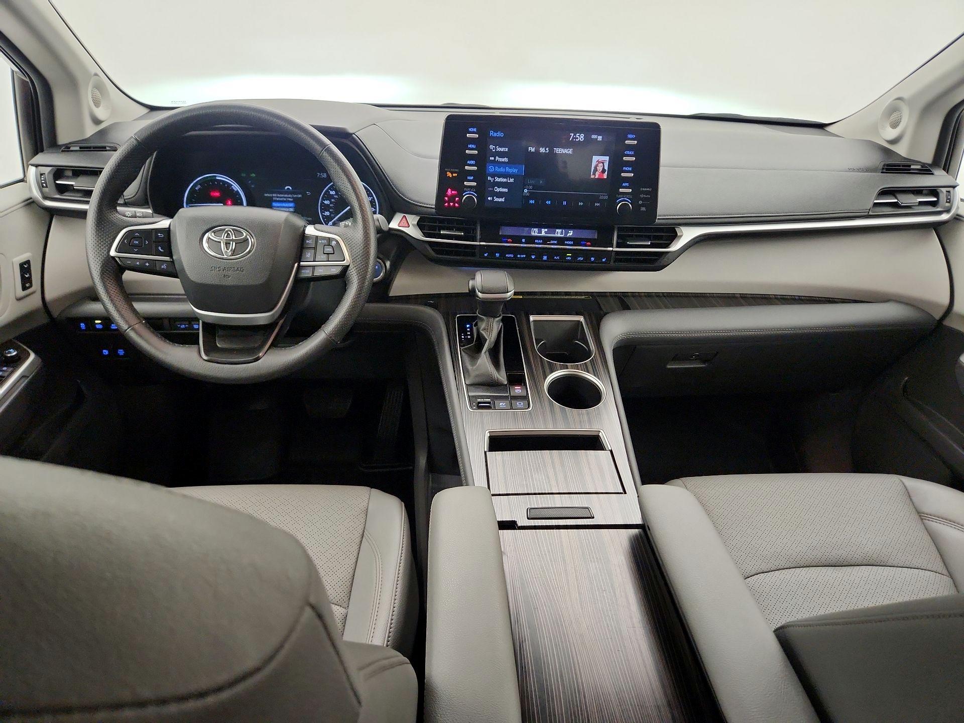 Thumbnail: 2024 Toyota Sienna - 9