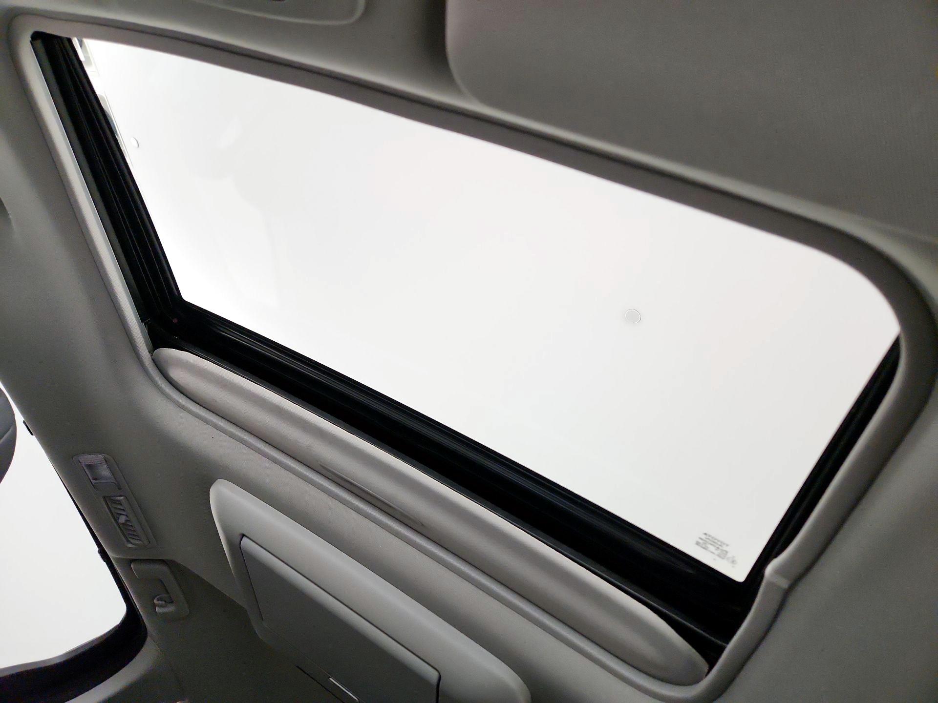 Thumbnail: 2024 Toyota Sienna - 20
