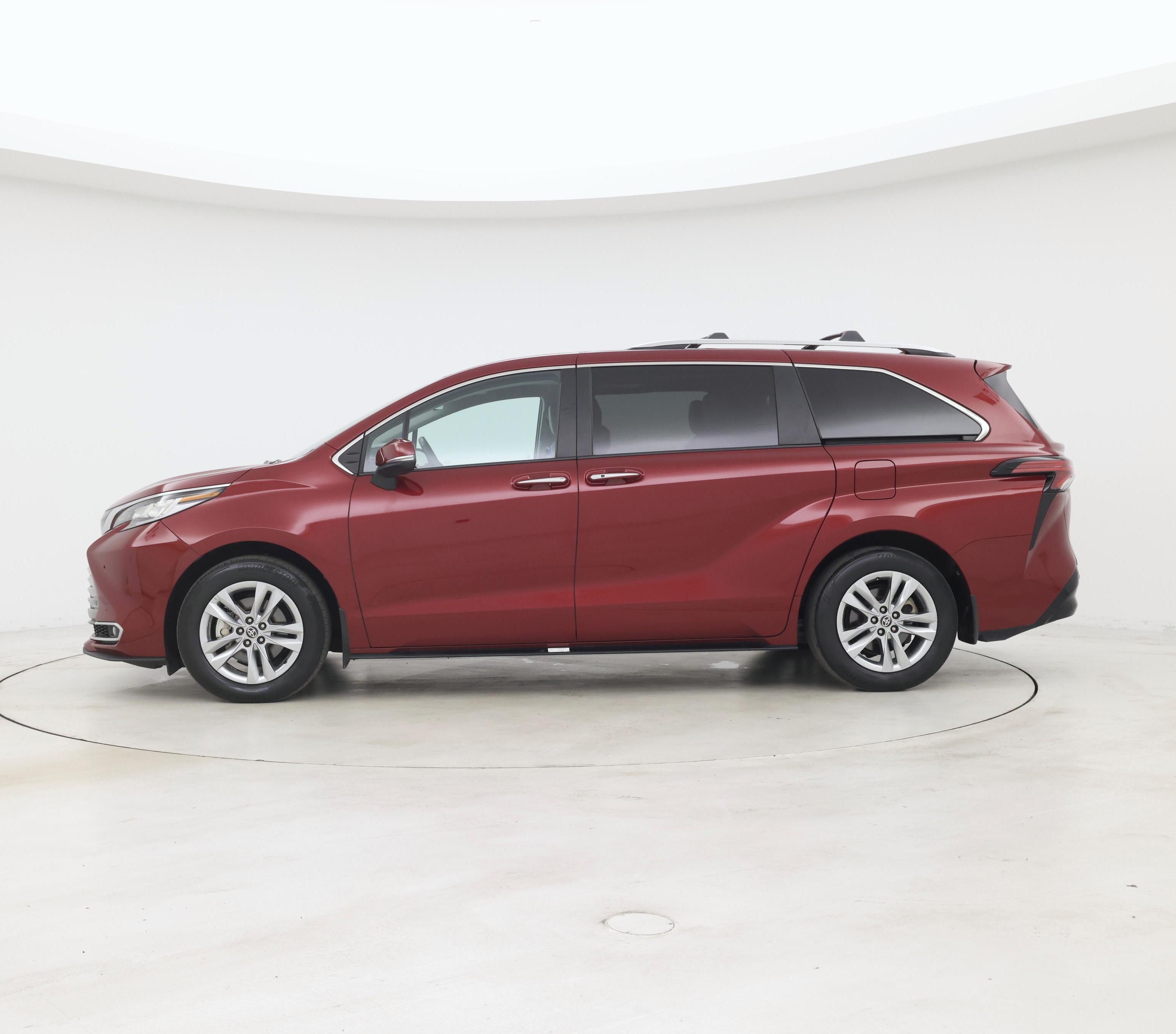 Thumbnail: 2024 Toyota Sienna - 3