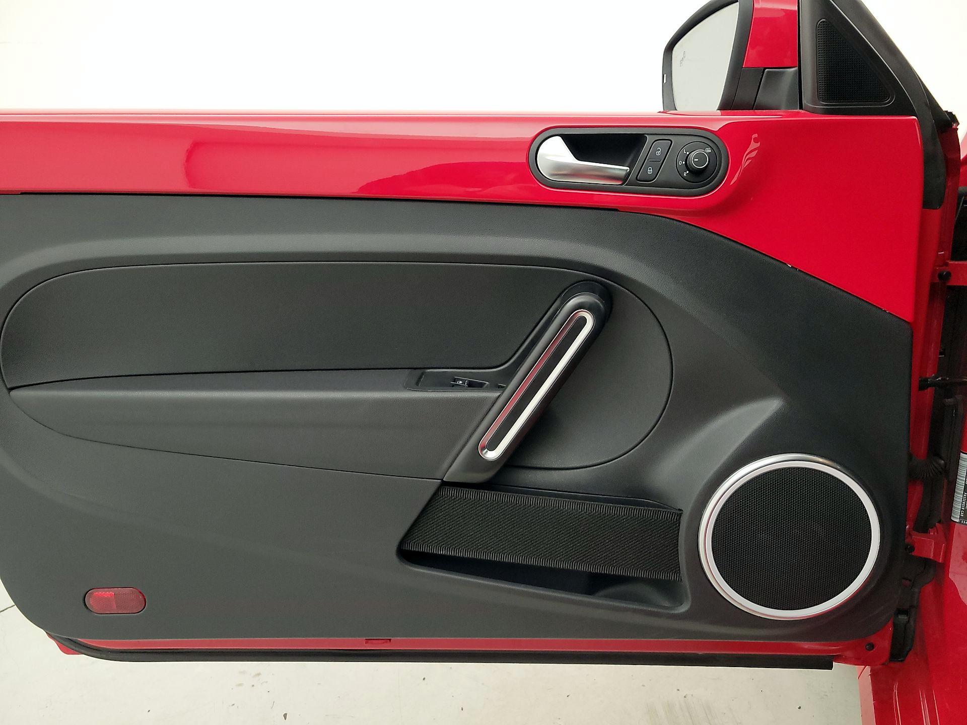 Thumbnail: 2019 Volkswagen Beetle - 12