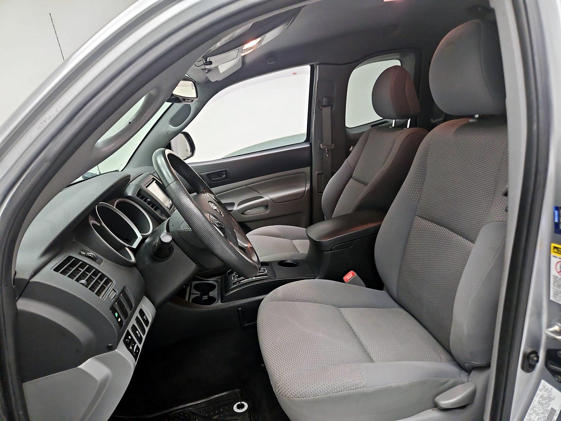 Thumbnail: 2014 Toyota Tacoma - 11
