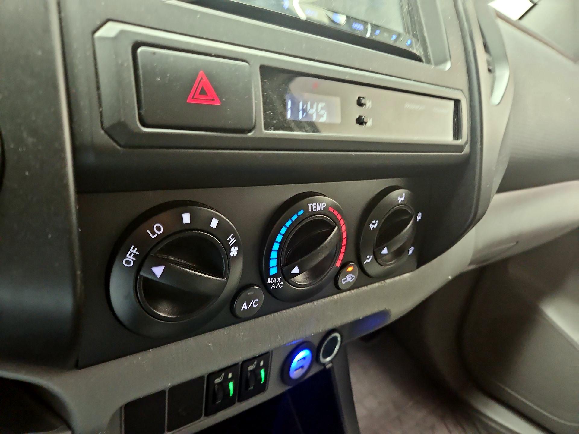Thumbnail: 2014 Toyota Tacoma - 15