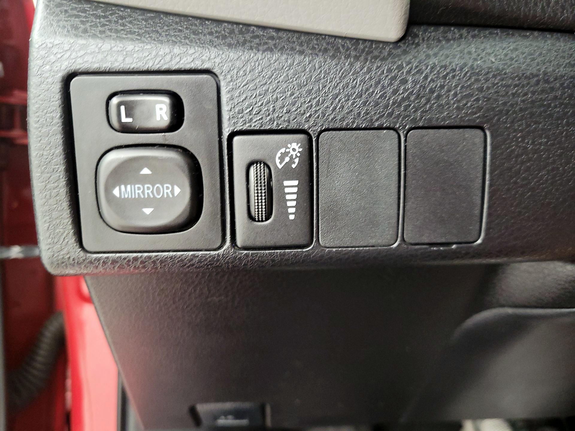 Thumbnail: 2015 Toyota Corolla - 13