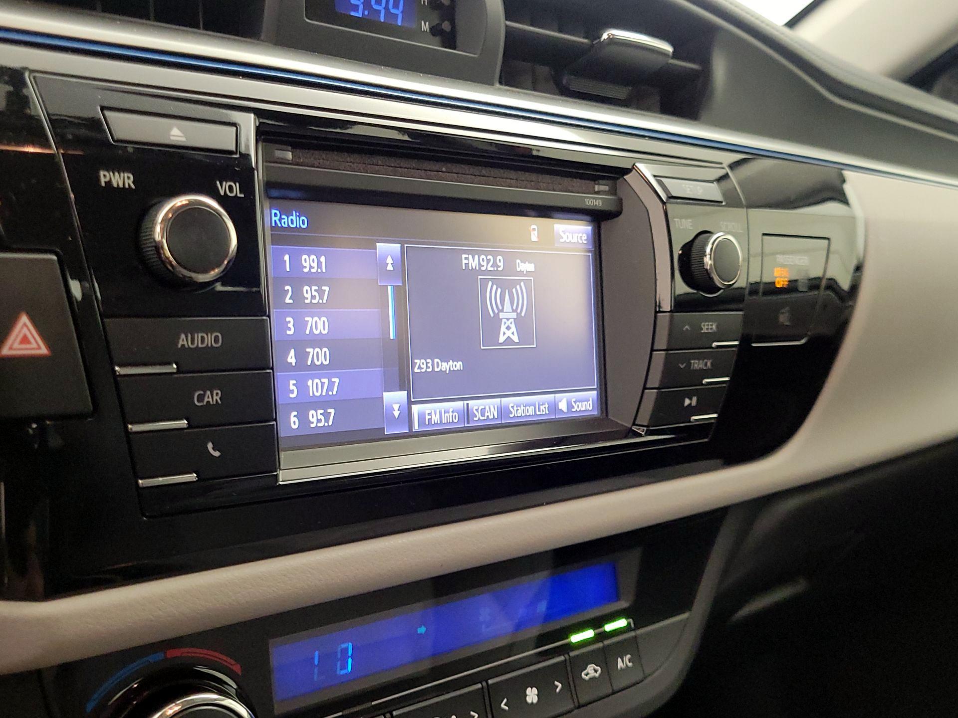 Thumbnail: 2015 Toyota Corolla - 15