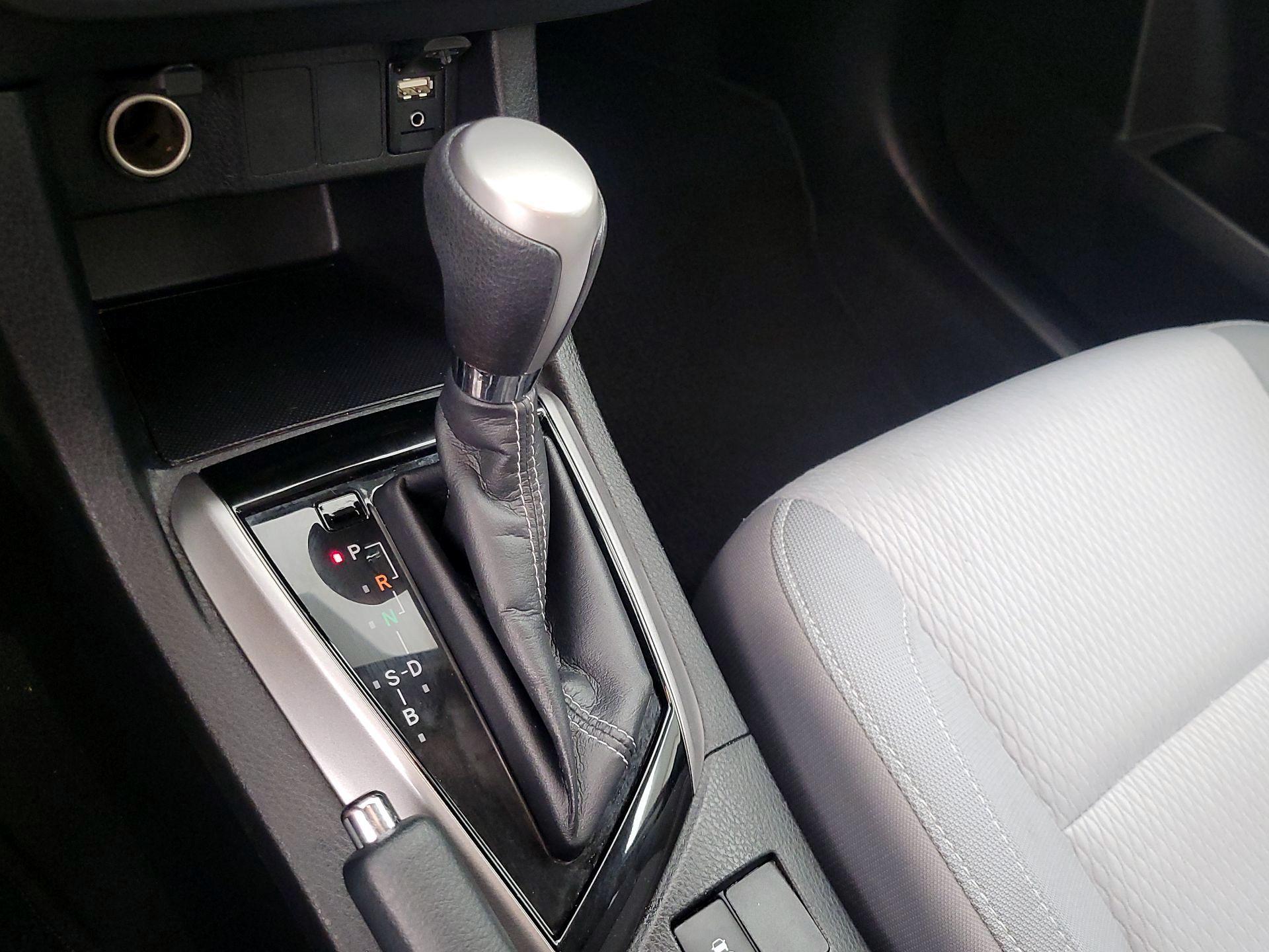 Thumbnail: 2015 Toyota Corolla - 17
