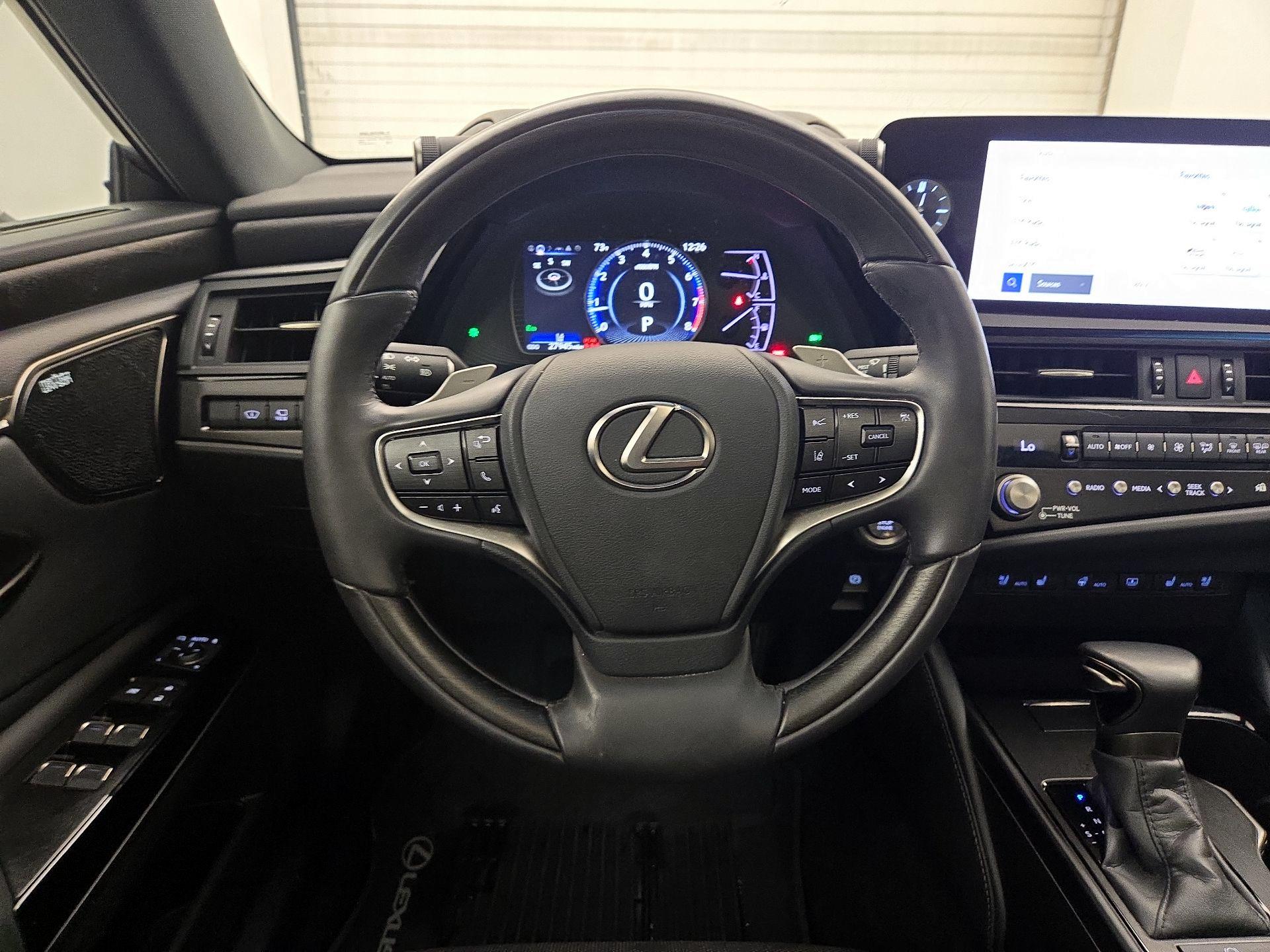 Thumbnail: 2023 Lexus ES - 10