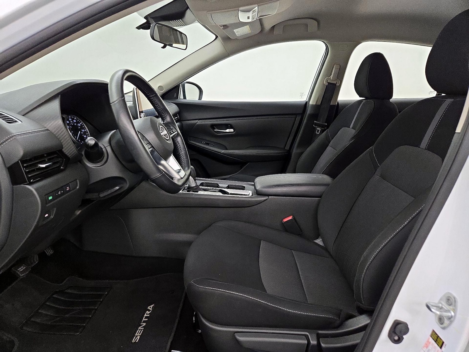 2025 Nissan Sentra SV - Photo 12