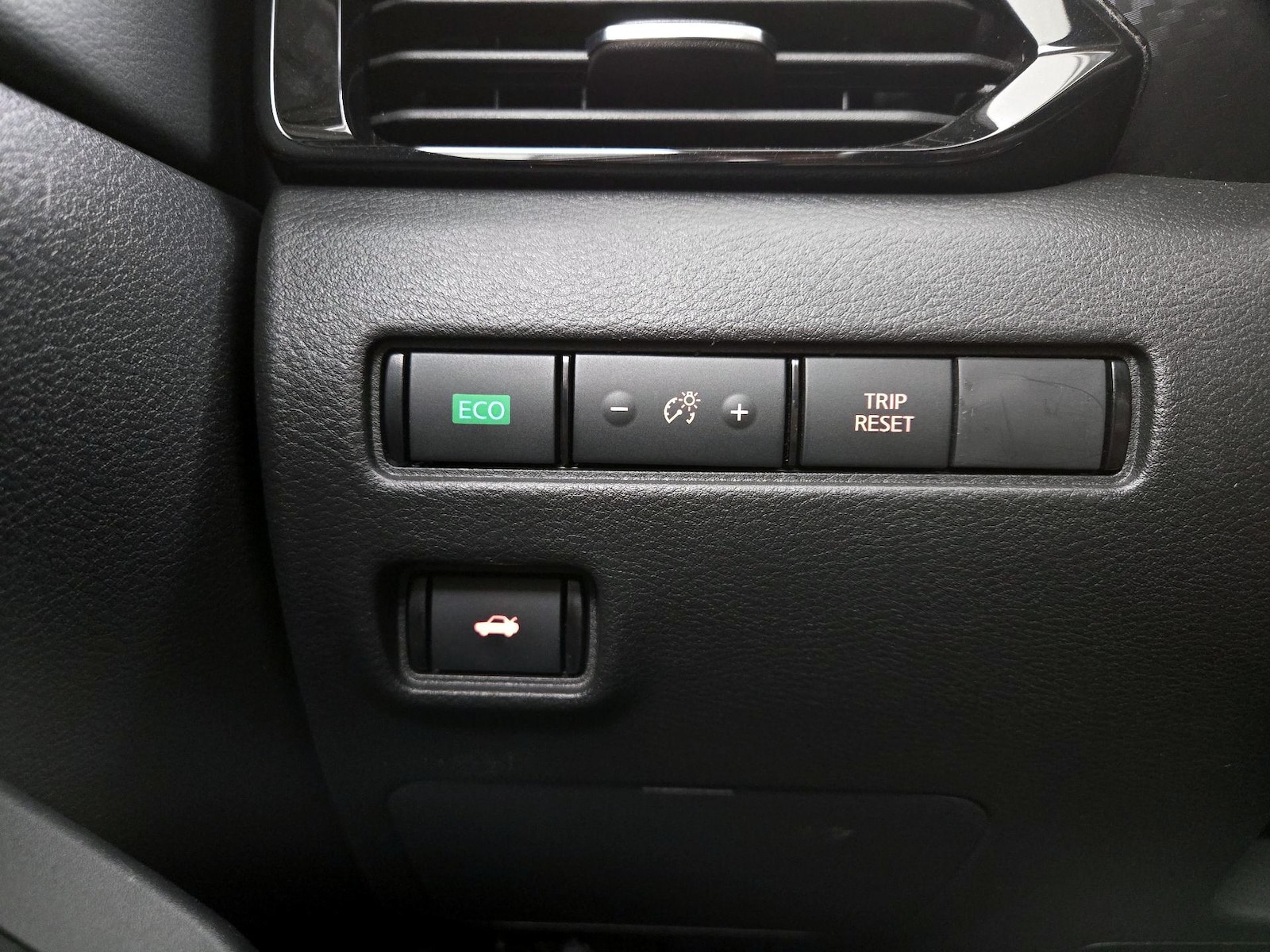 2025 Nissan Sentra SV - Photo 14