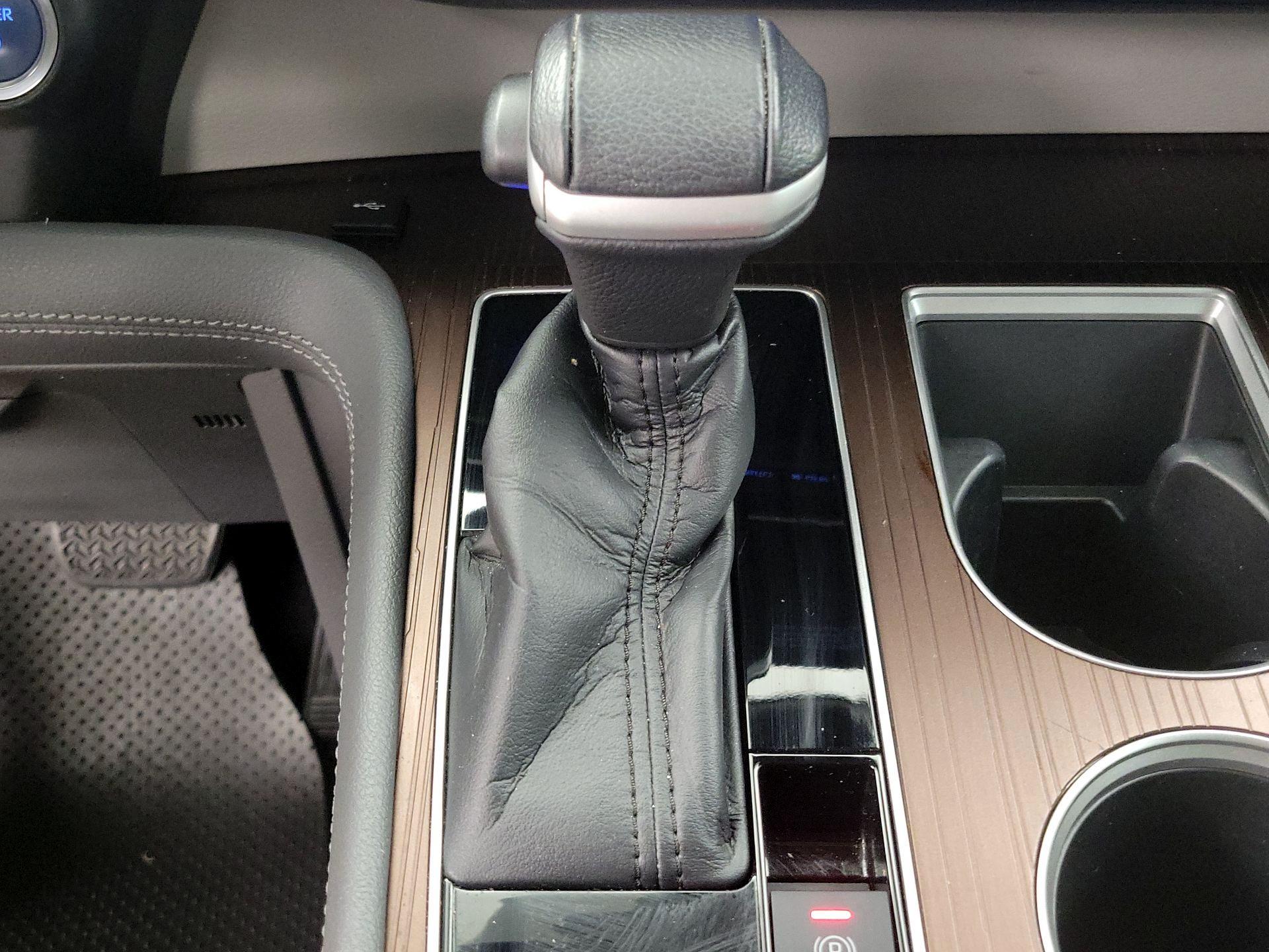 Thumbnail: 2021 Toyota Sienna - 17