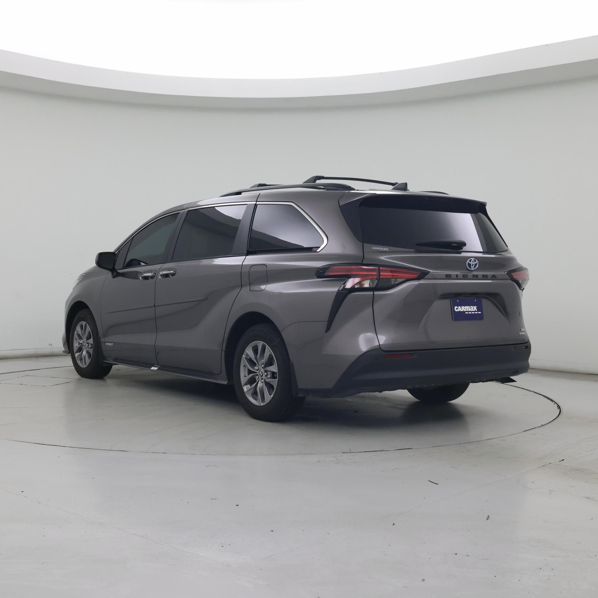 Thumbnail: 2021 Toyota Sienna - 2