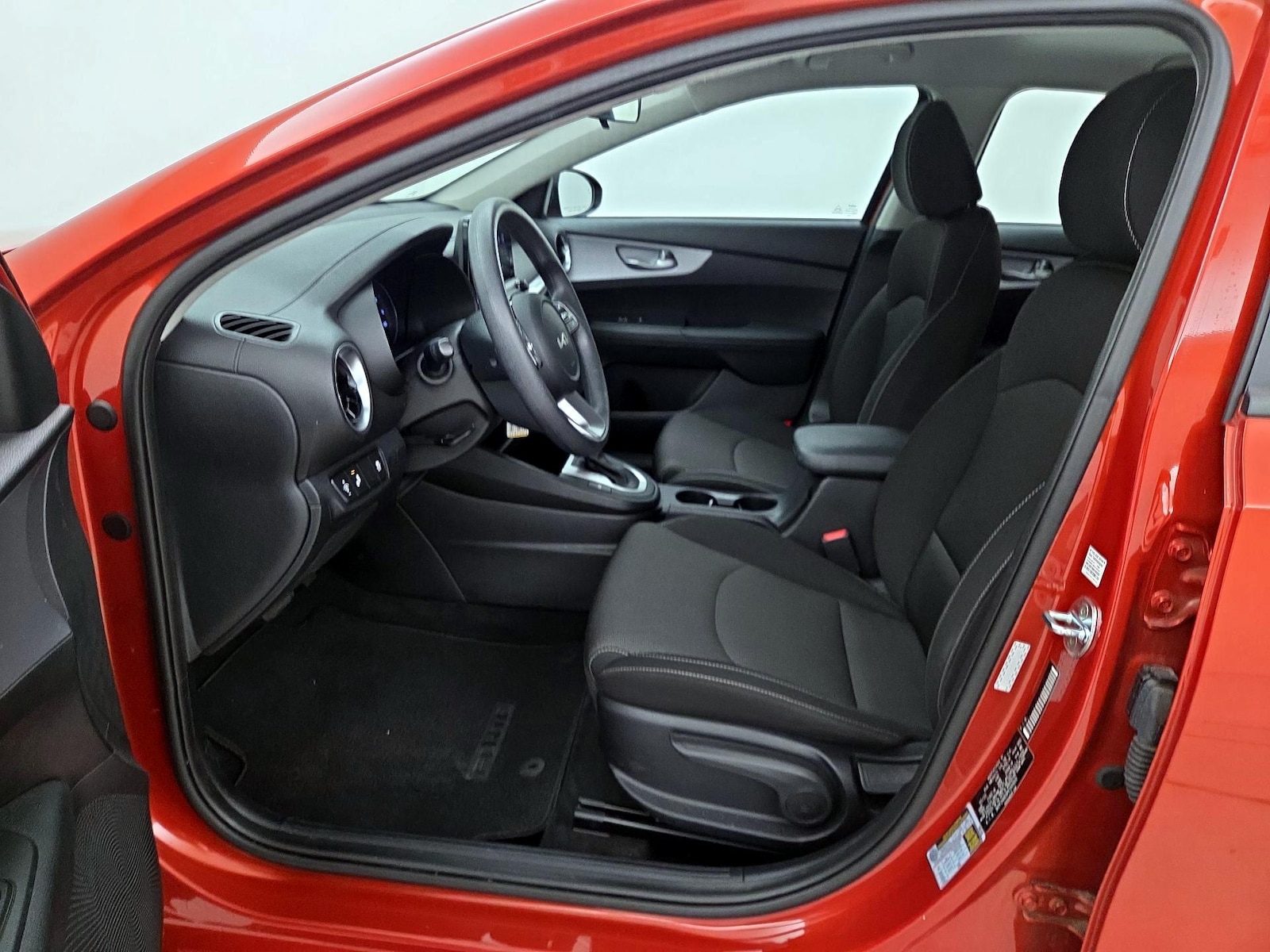 2023 Kia Forte LXS - Photo 12