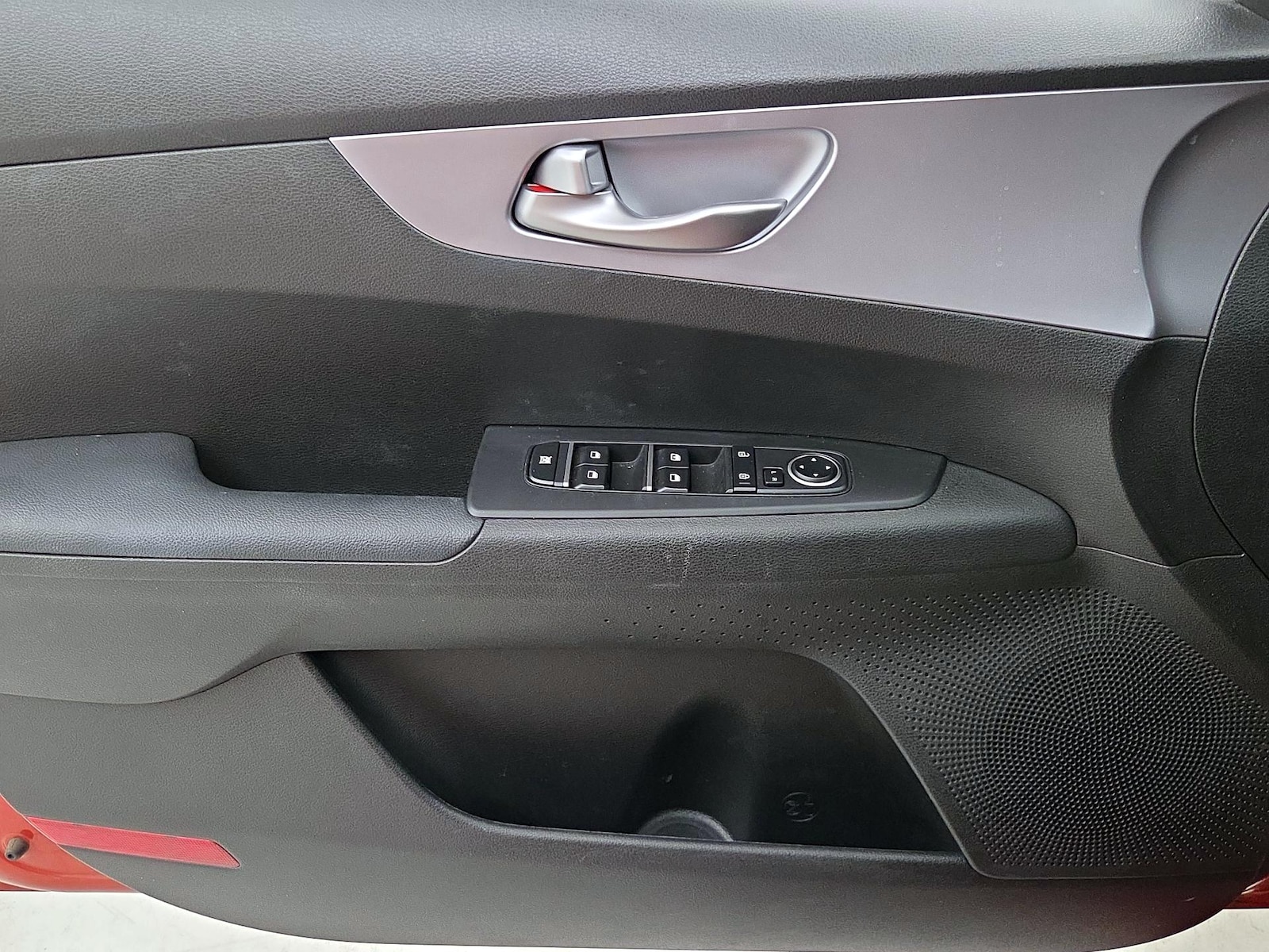 2023 Kia Forte LXS - Photo 13