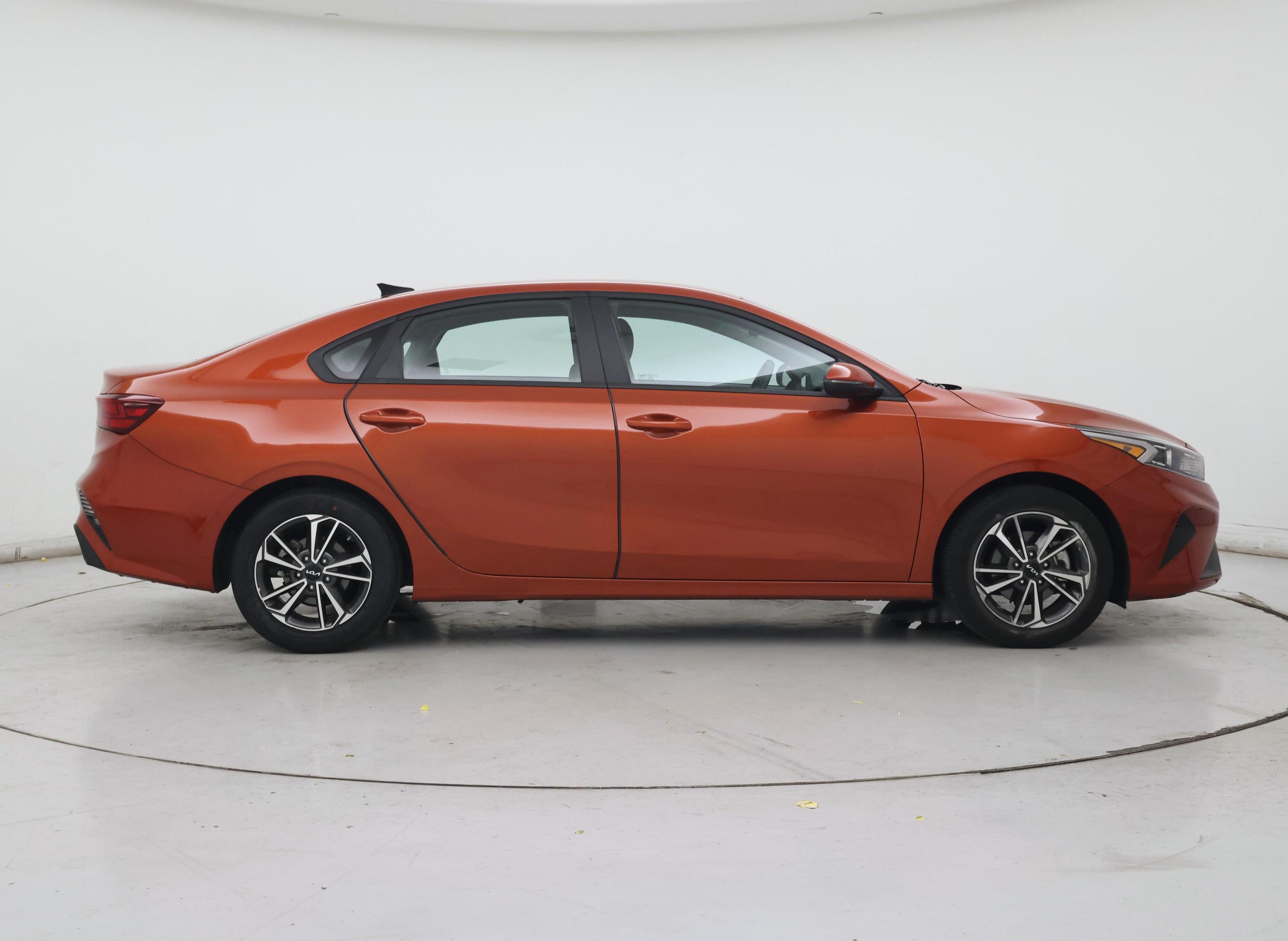 Thumbnail: 2023 Kia Forte - 7