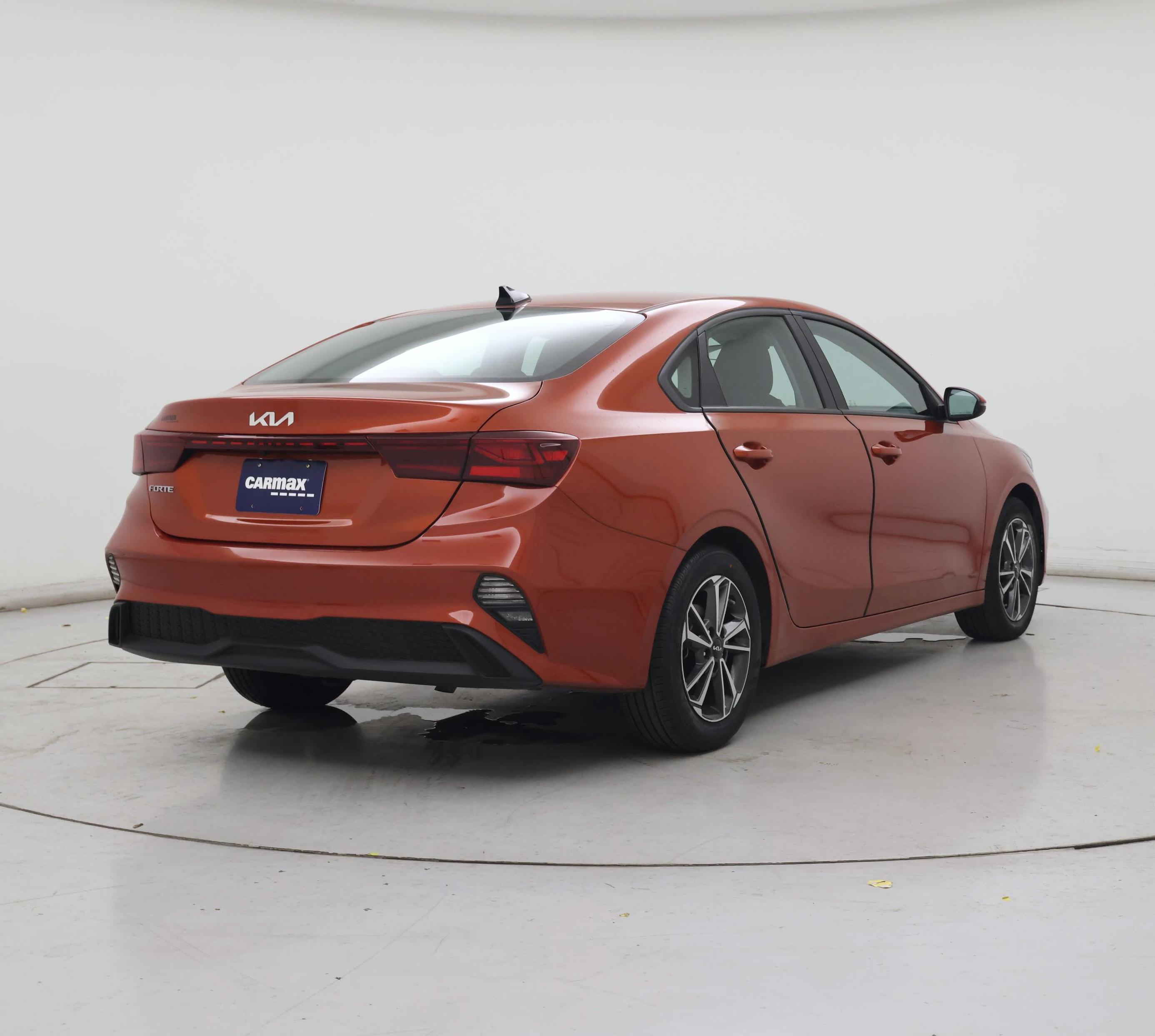 Thumbnail: 2023 Kia Forte - 8