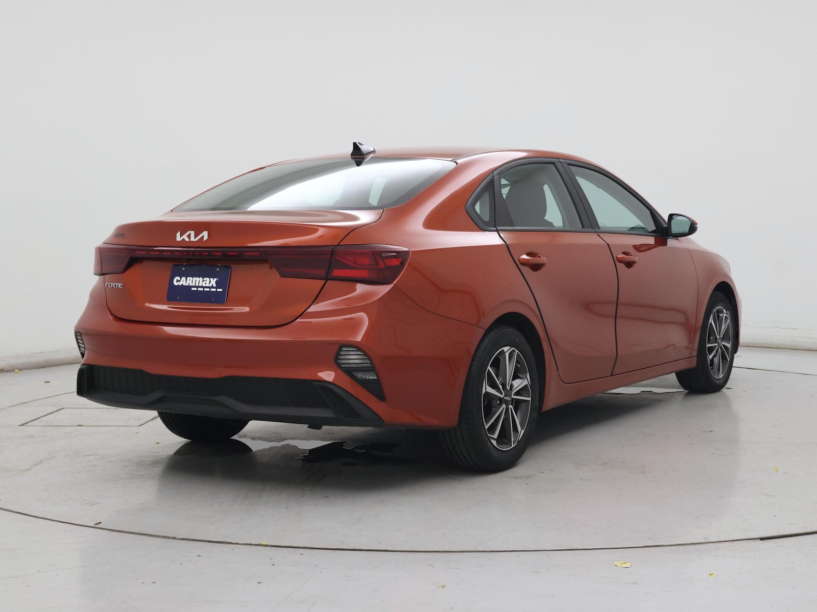 2023 Kia Forte LXS - Photo 9