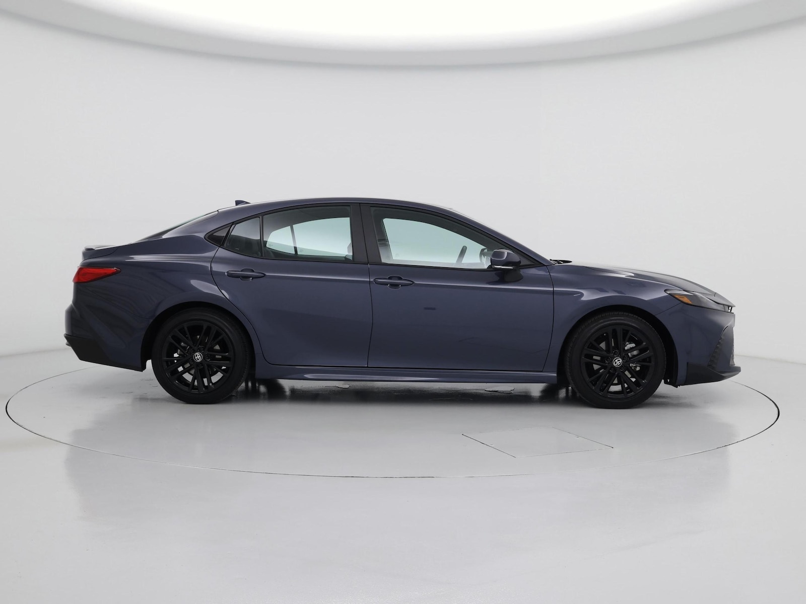 2026 Toyota Camry SE - Photo 8
