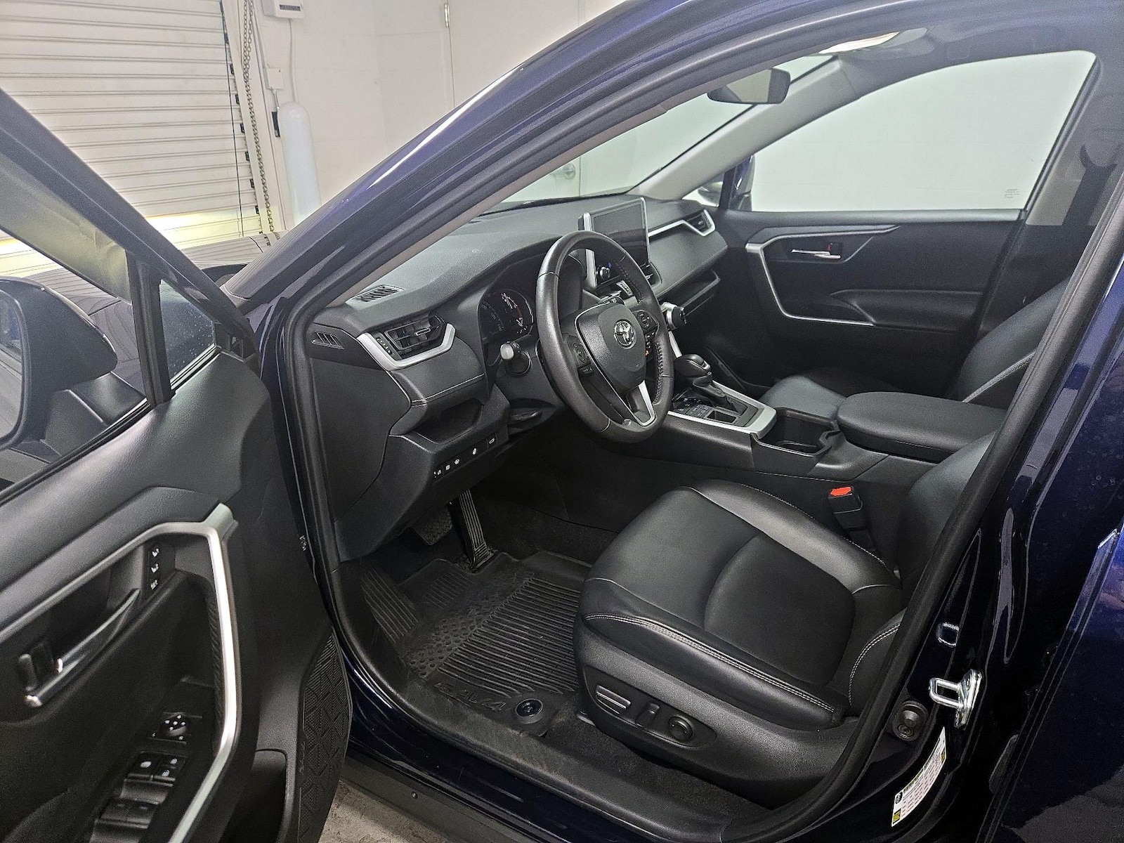 2023 Toyota RAV4 XLE Premium - Photo 12