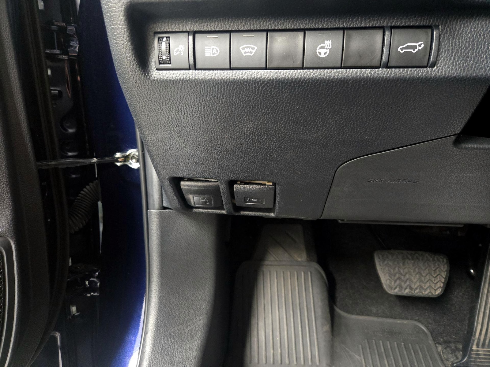 2023 Toyota RAV4 XLE Premium - Photo 14
