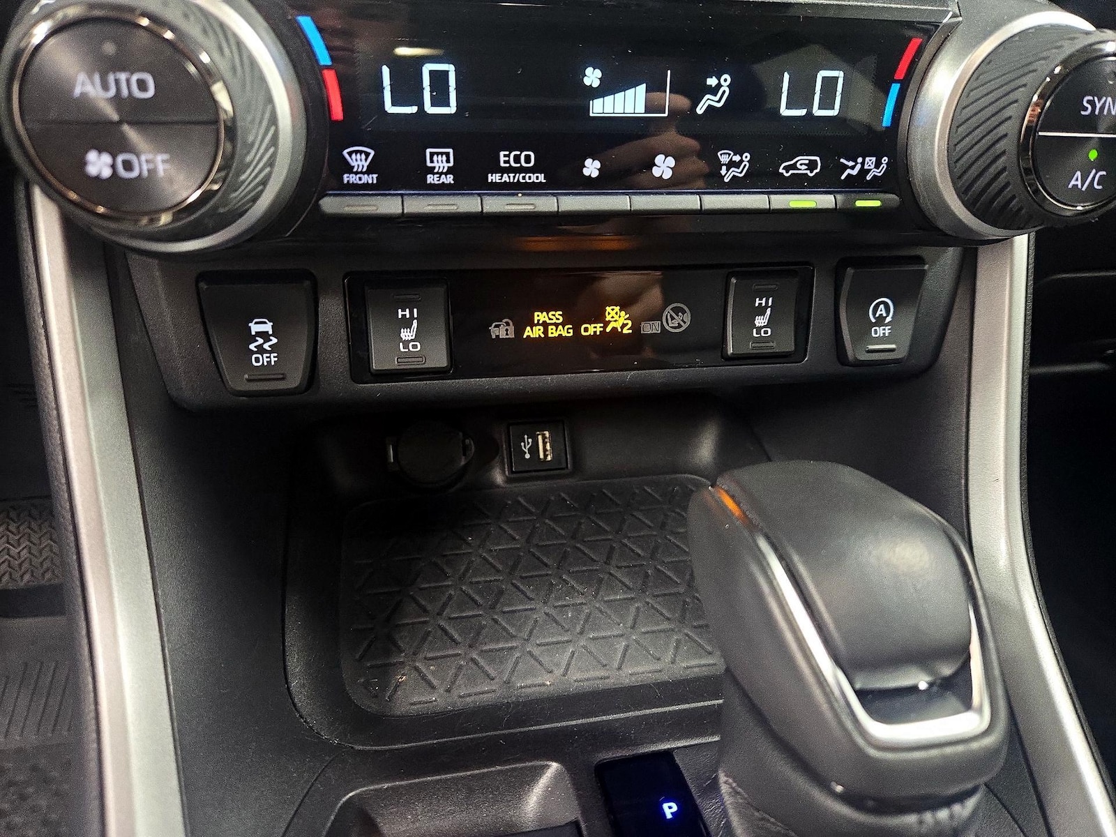 2023 Toyota RAV4 XLE Premium - Photo 18