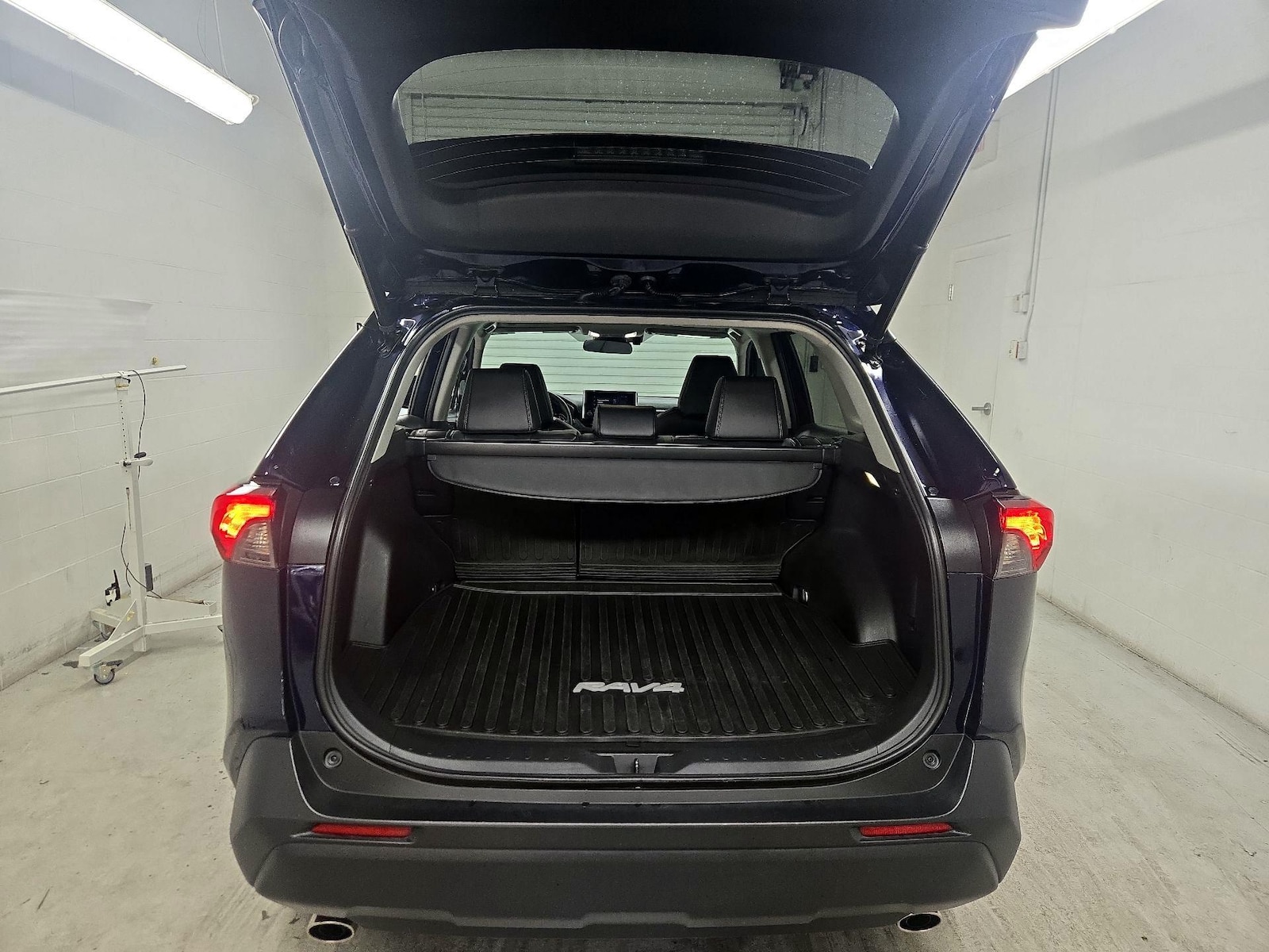 2023 Toyota RAV4 XLE Premium - Photo 23
