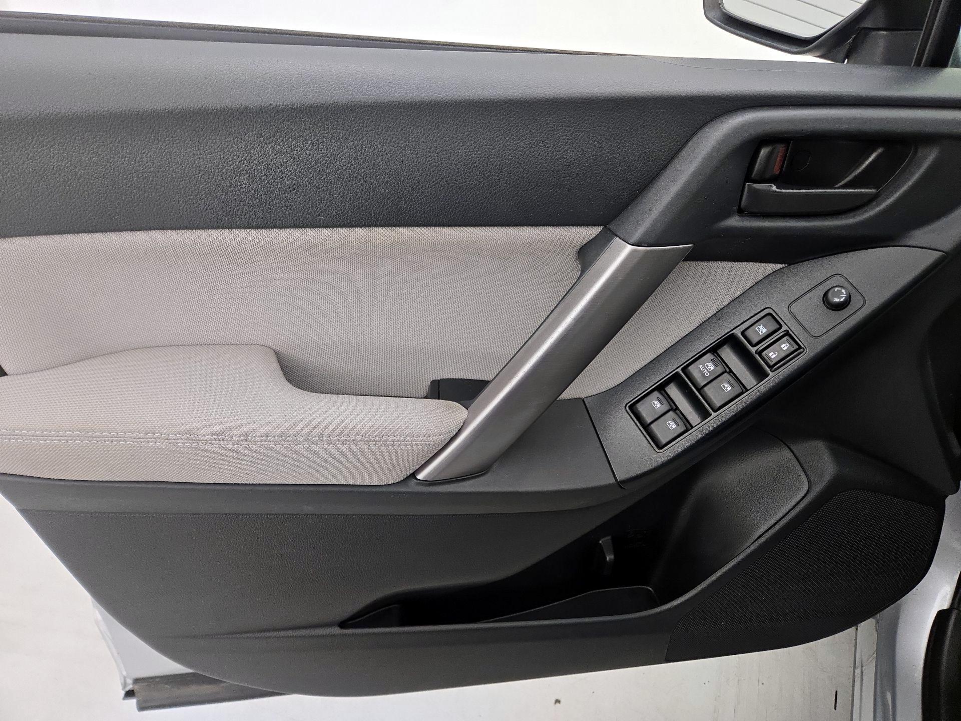 Thumbnail: 2015 Subaru Forester - 12