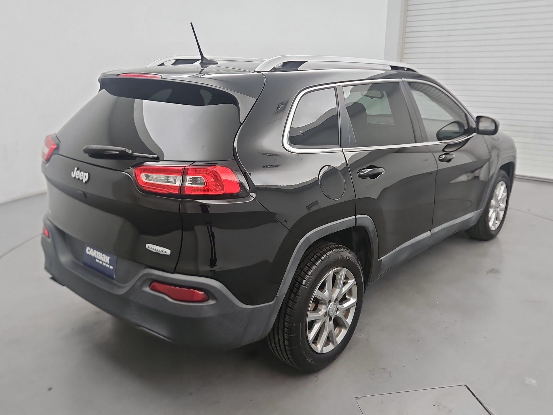 Thumbnail: 2018 Jeep Cherokee - 5