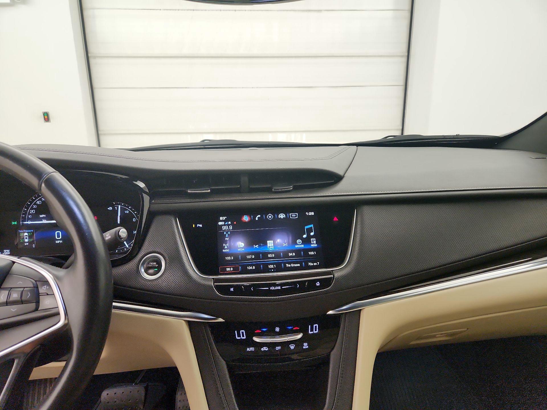 Thumbnail: 2018 Cadillac XT5 - 9