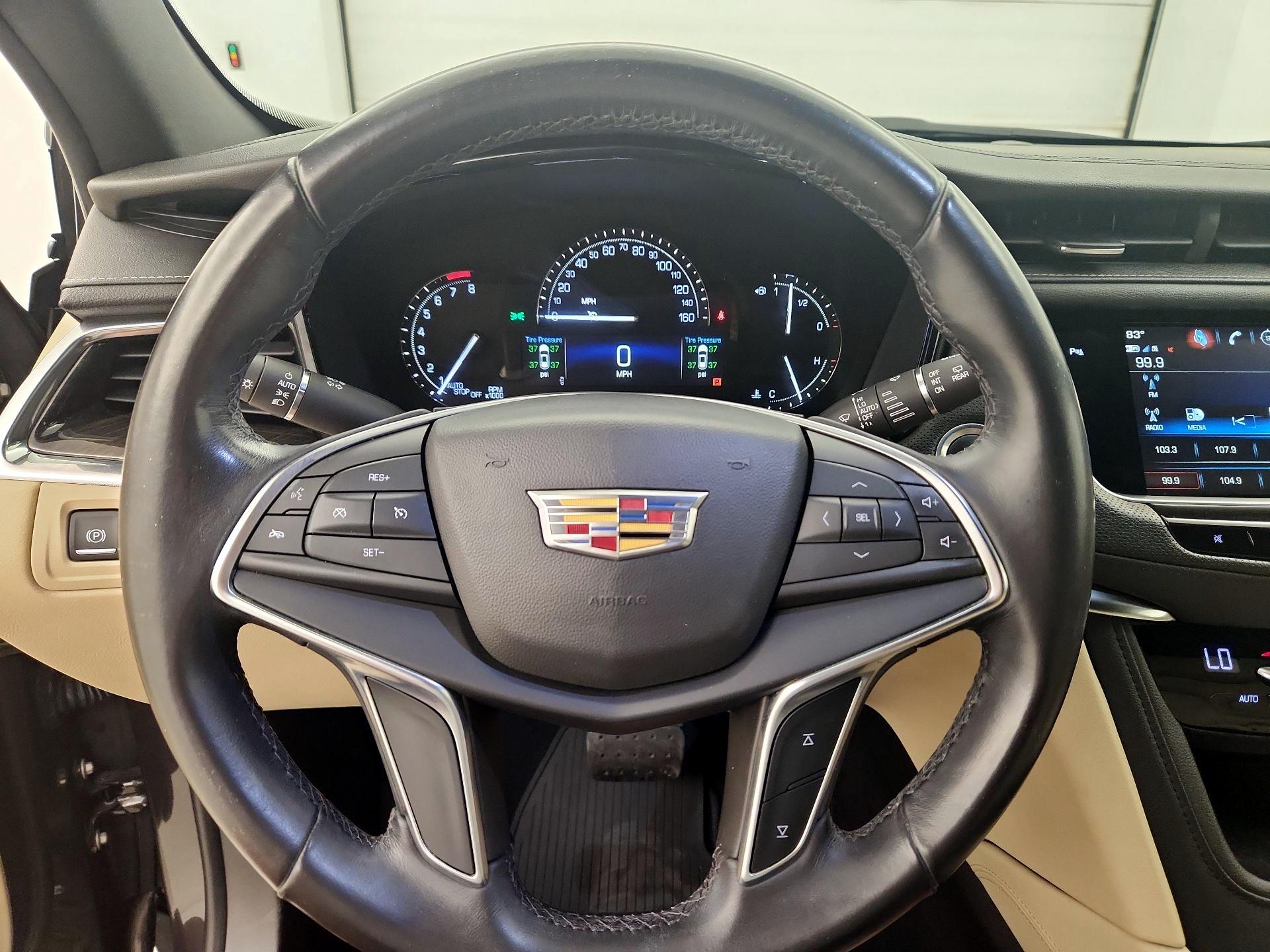 Thumbnail: 2018 Cadillac XT5 - 10