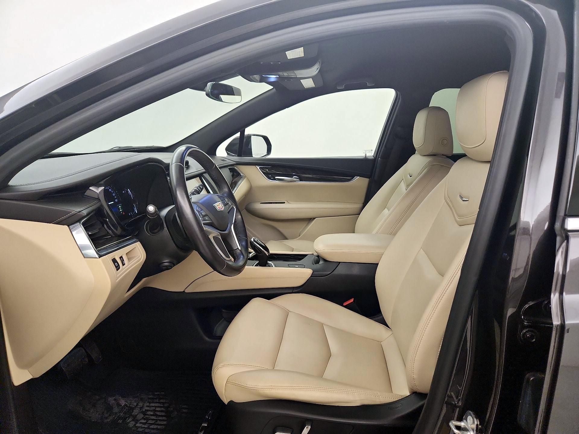 Thumbnail: 2018 Cadillac XT5 - 11