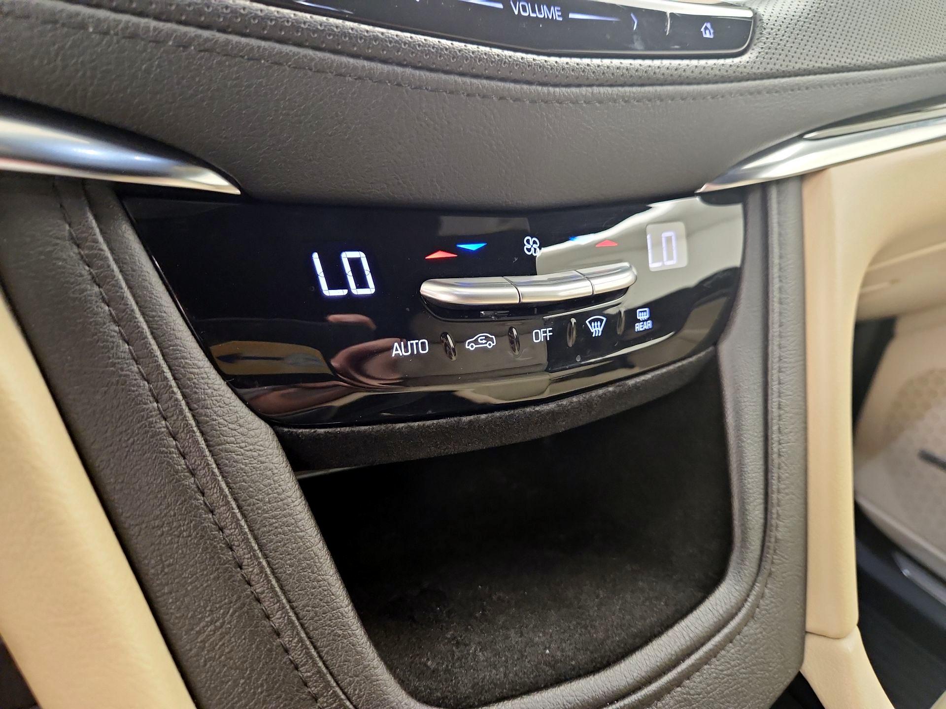 Thumbnail: 2018 Cadillac XT5 - 16