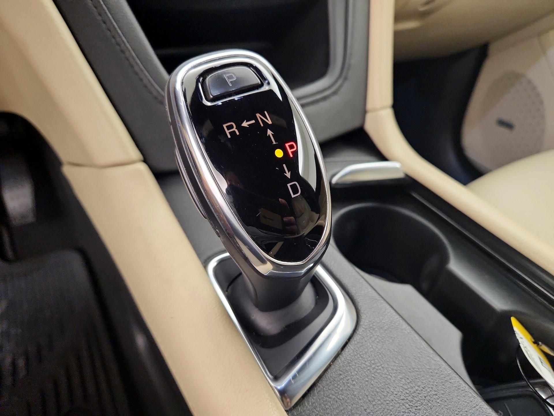 Thumbnail: 2018 Cadillac XT5 - 17