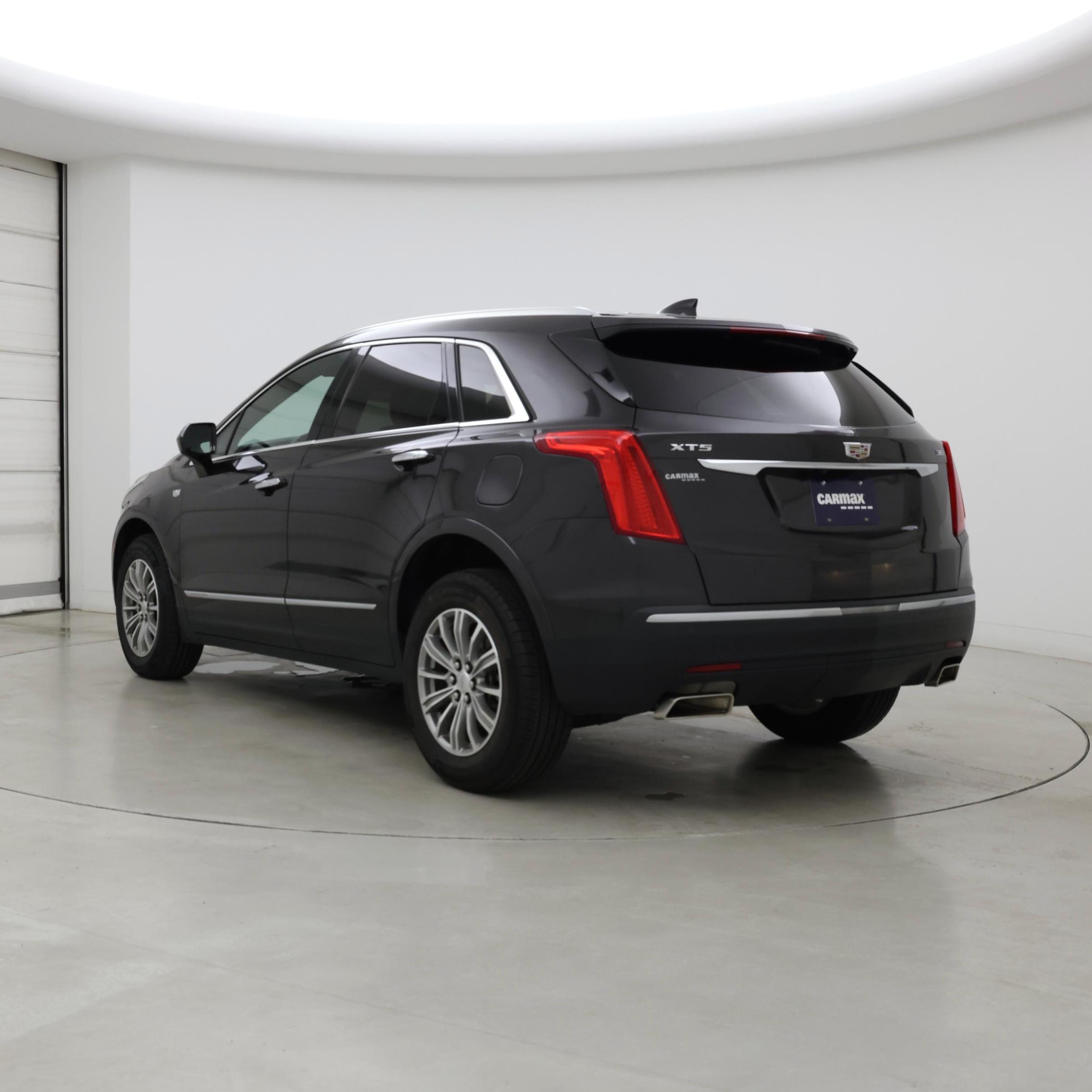 Thumbnail: 2018 Cadillac XT5 - 2