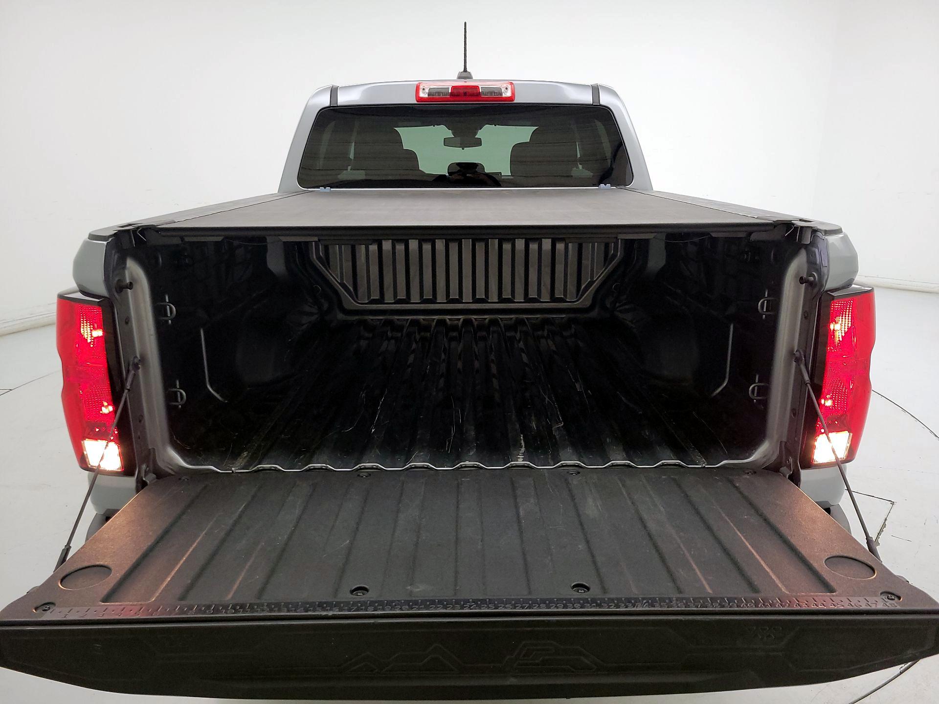 Thumbnail: 2023 Chevrolet Colorado - 19