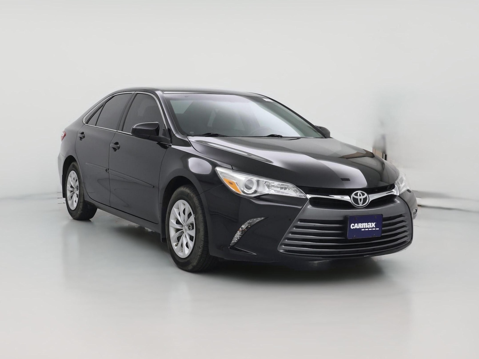 2015 Toyota Camry LE - Photo 1