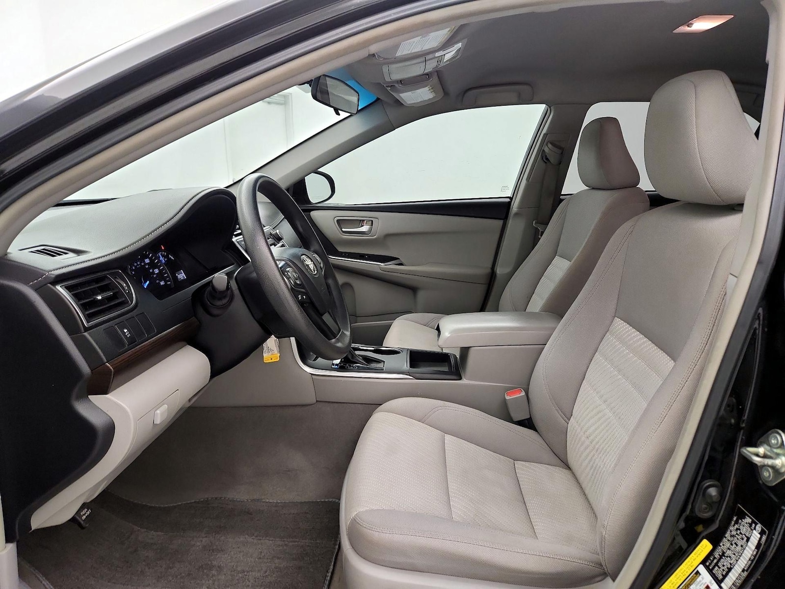 2015 Toyota Camry LE - Photo 12
