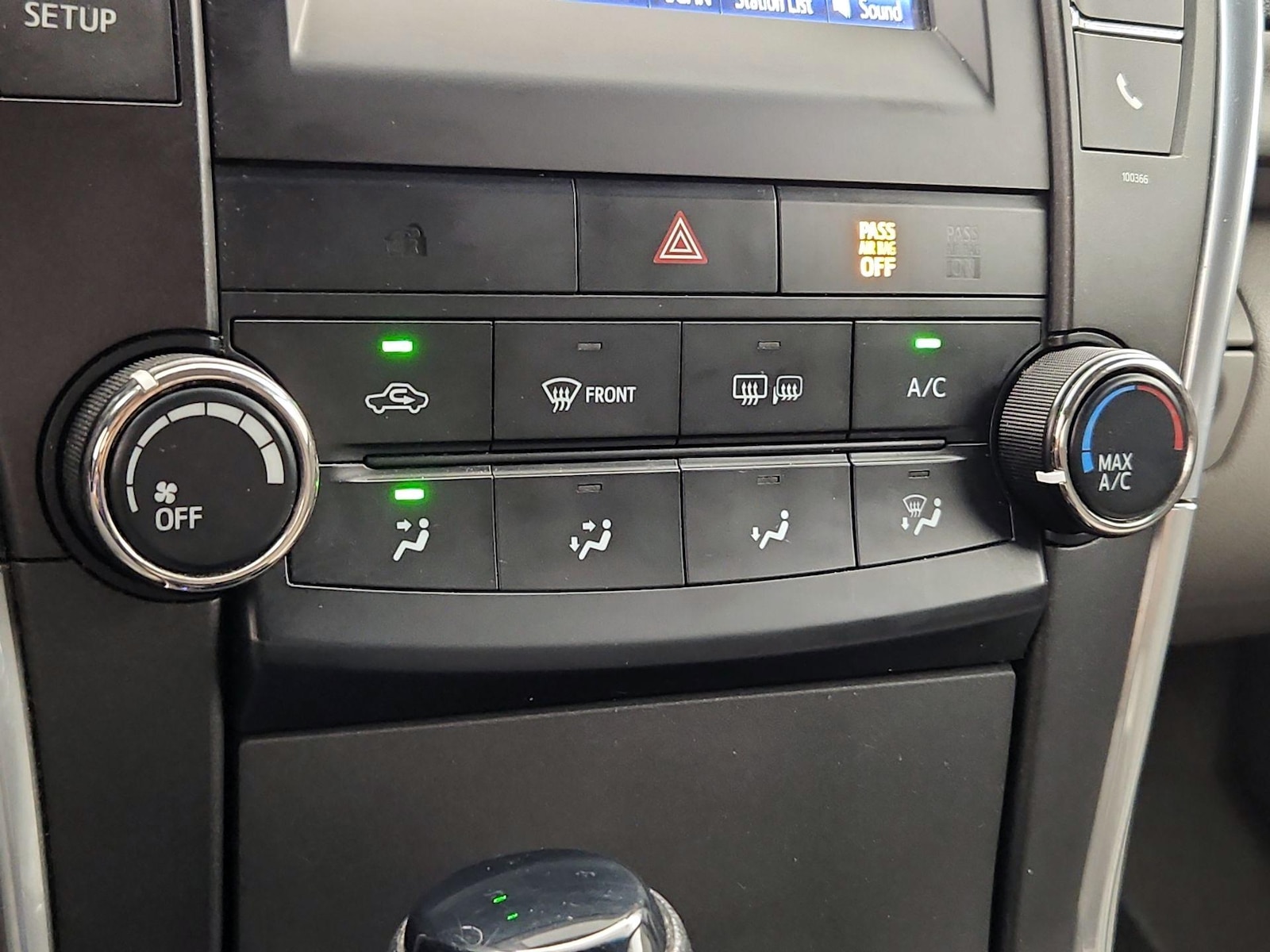 2015 Toyota Camry LE - Photo 17