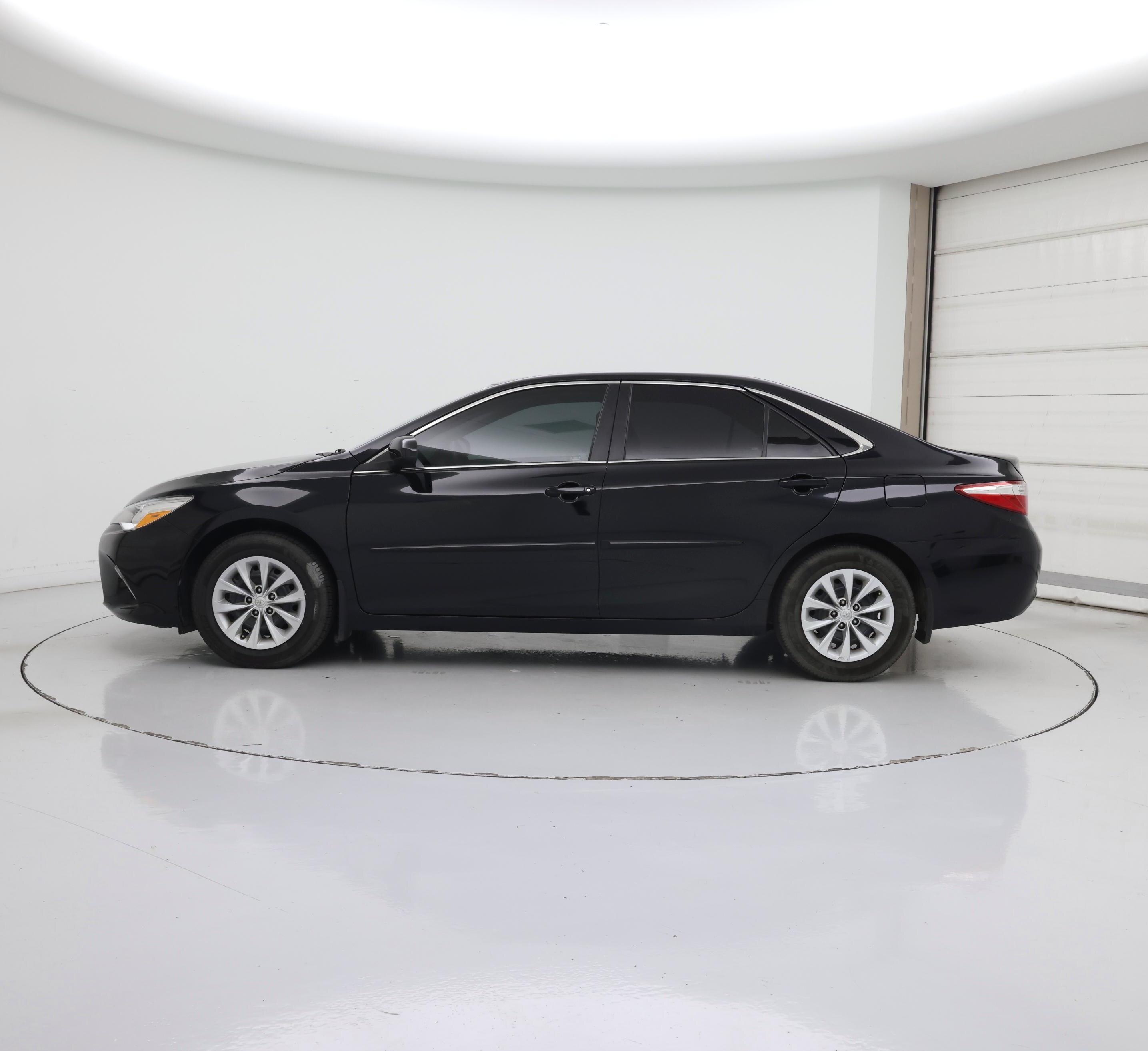 Thumbnail: 2015 Toyota Camry - 3