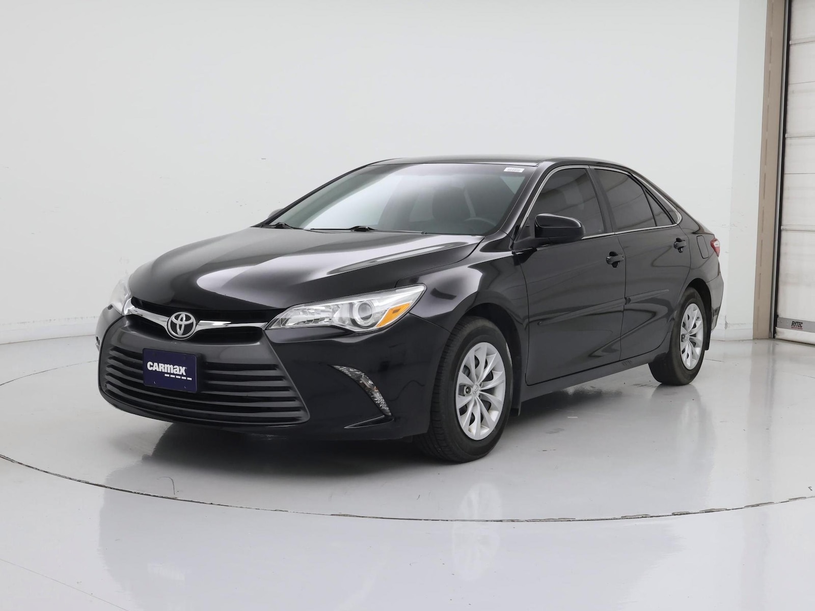2015 Toyota Camry LE - Photo 5