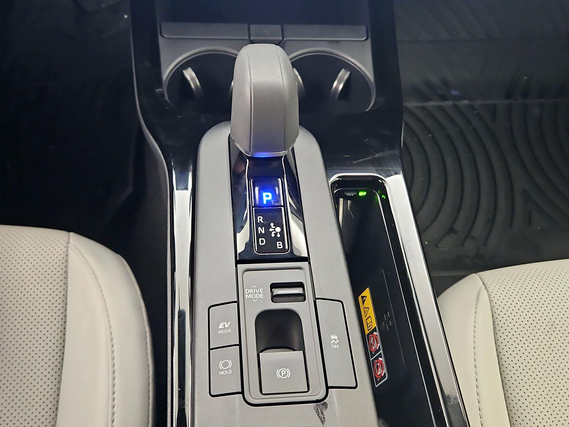 Thumbnail: 2024 Toyota Prius - 18