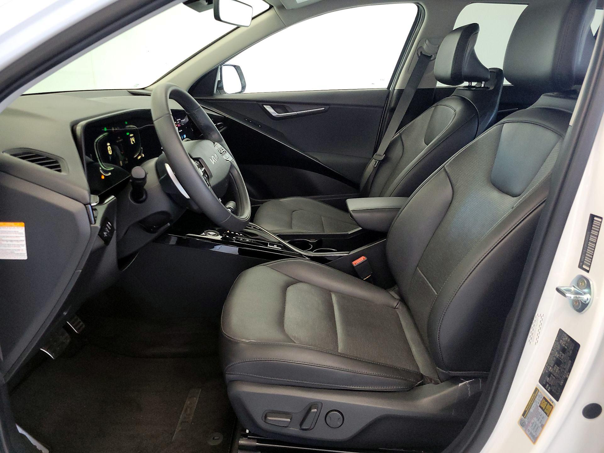 Thumbnail: 2023 Kia Niro - 11