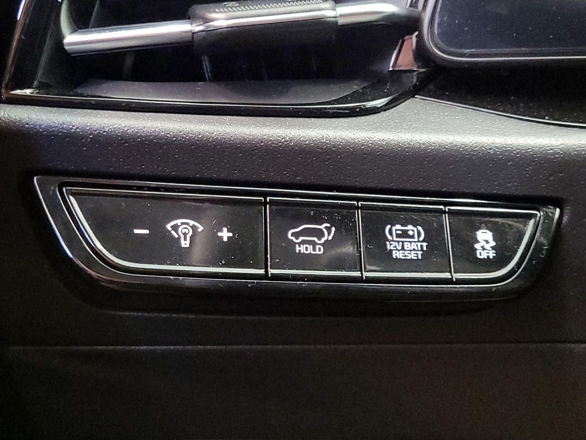Thumbnail: 2023 Kia Niro - 13