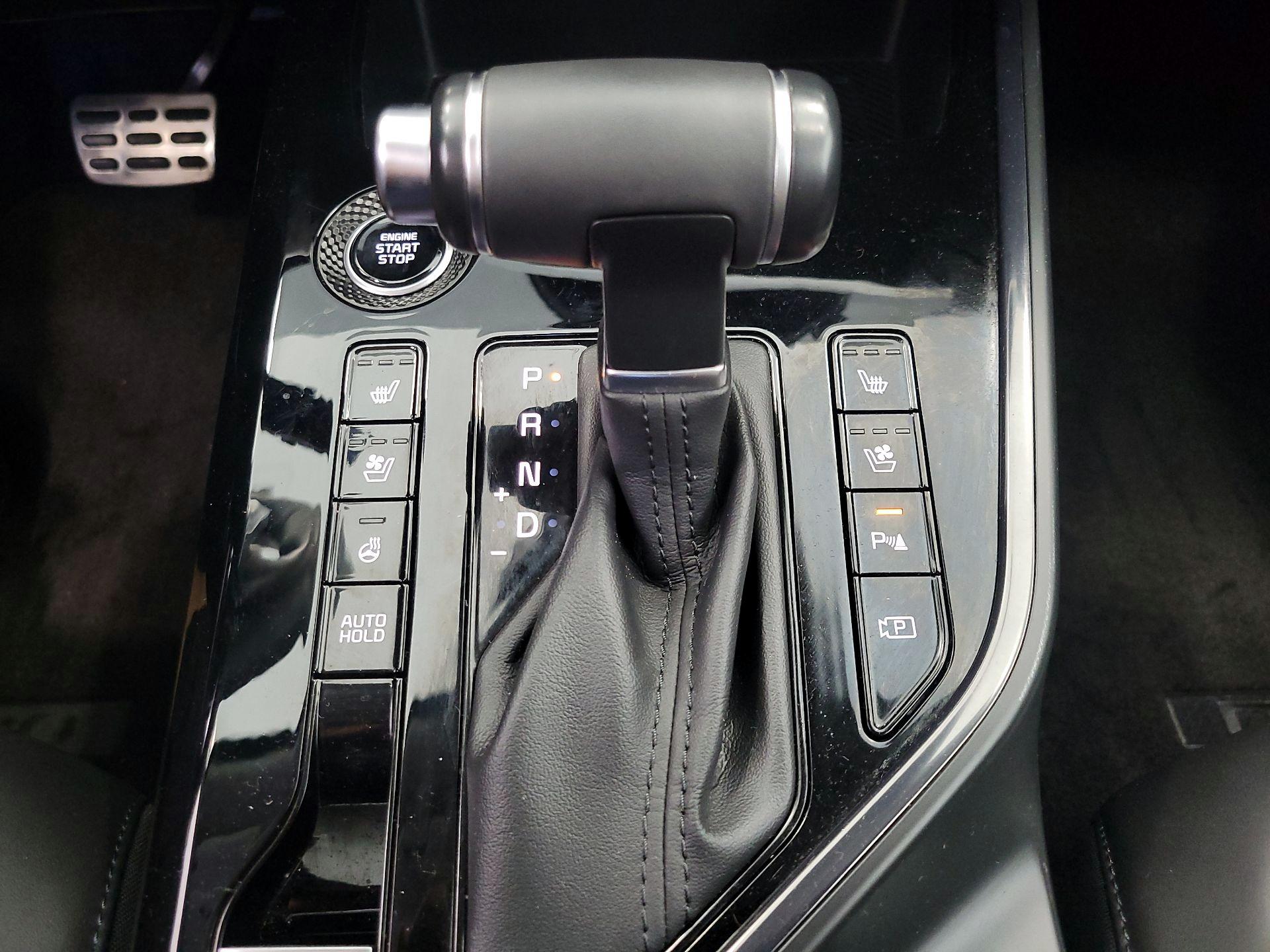 Thumbnail: 2023 Kia Niro - 18