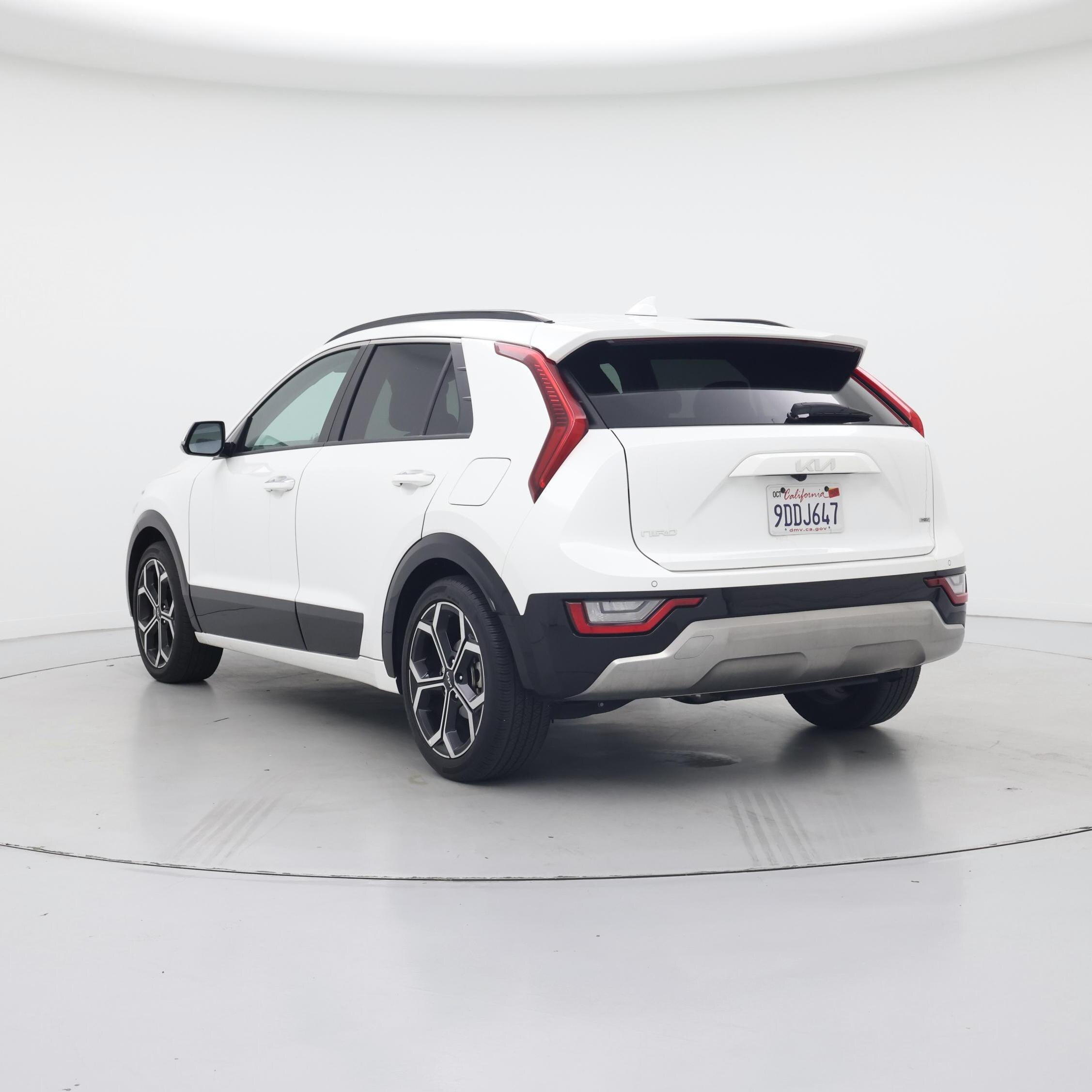 Thumbnail: 2023 Kia Niro - 2