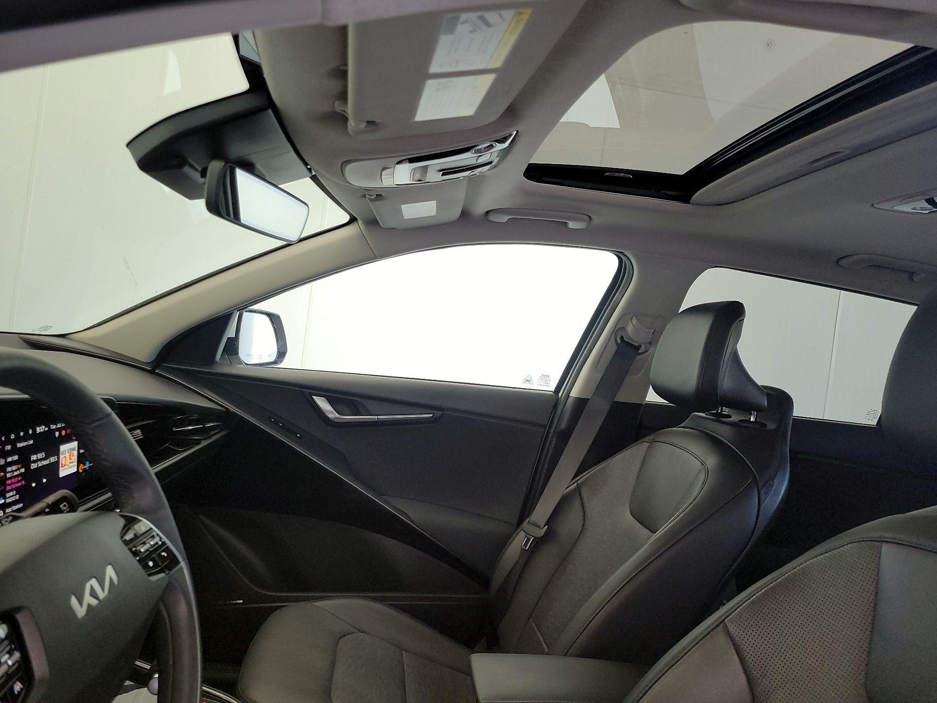 Thumbnail: 2023 Kia Niro - 20