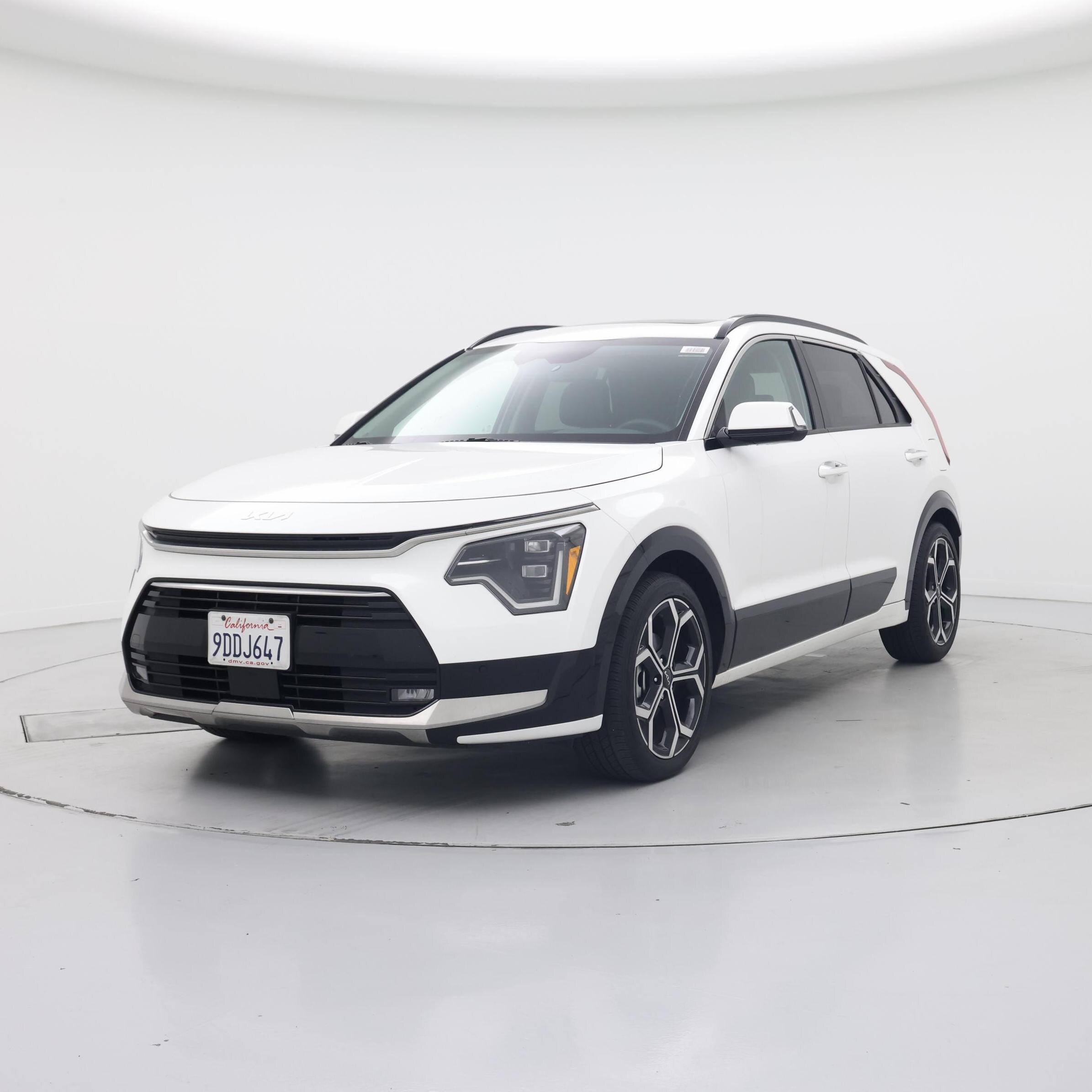 Thumbnail: 2023 Kia Niro - 4