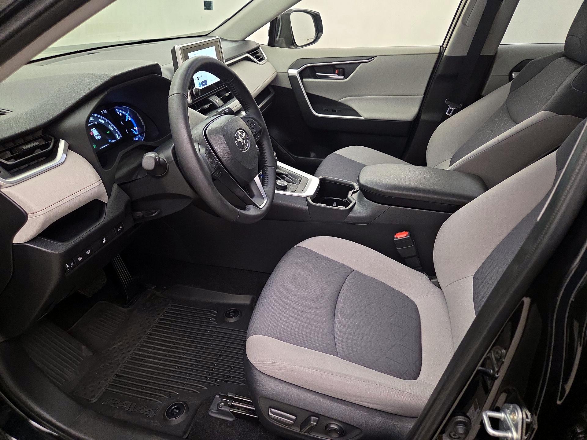 Thumbnail: 2025 Toyota RAV4 - 11
