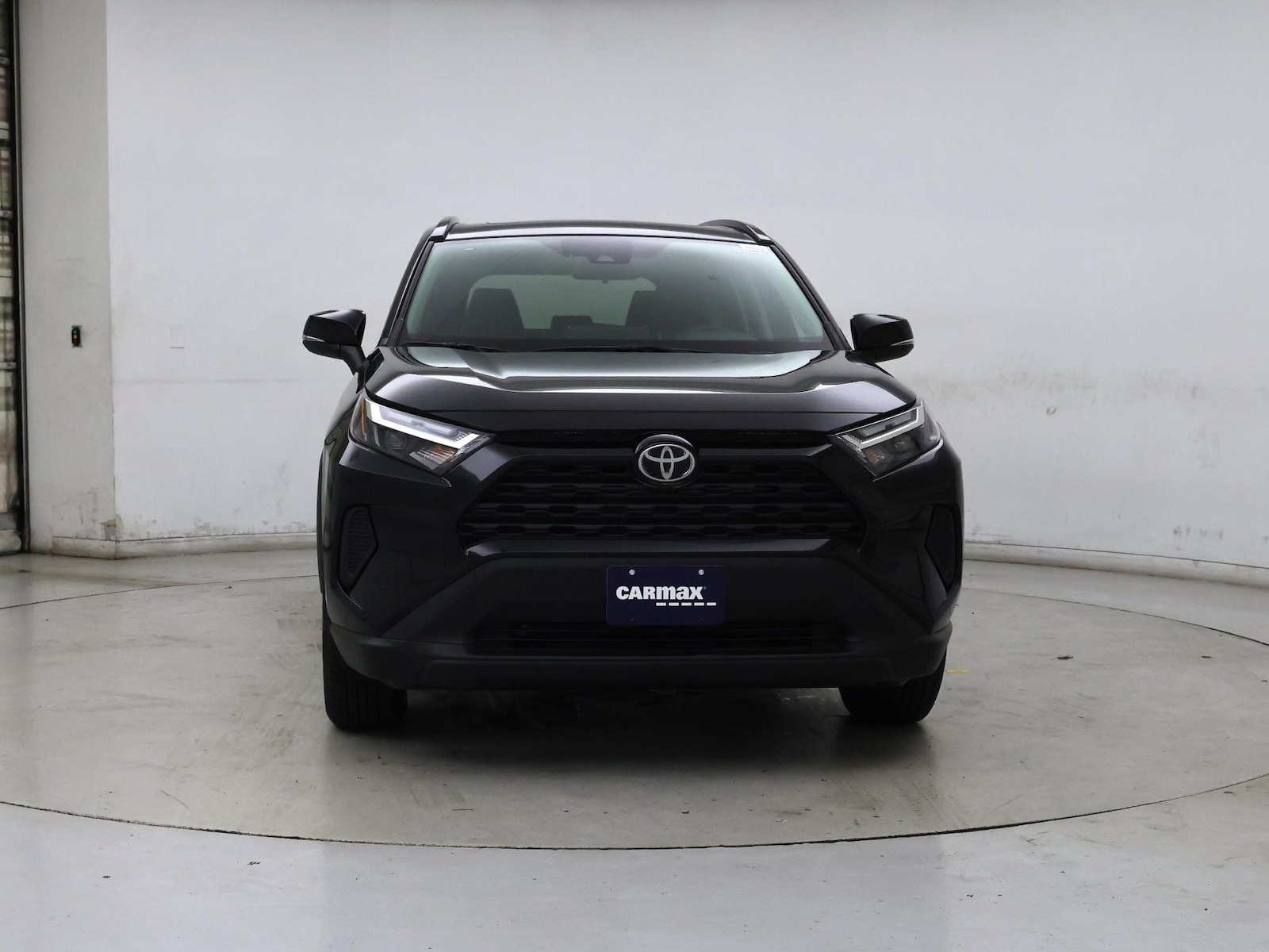 2025 Toyota RAV4 XLE - Photo 6