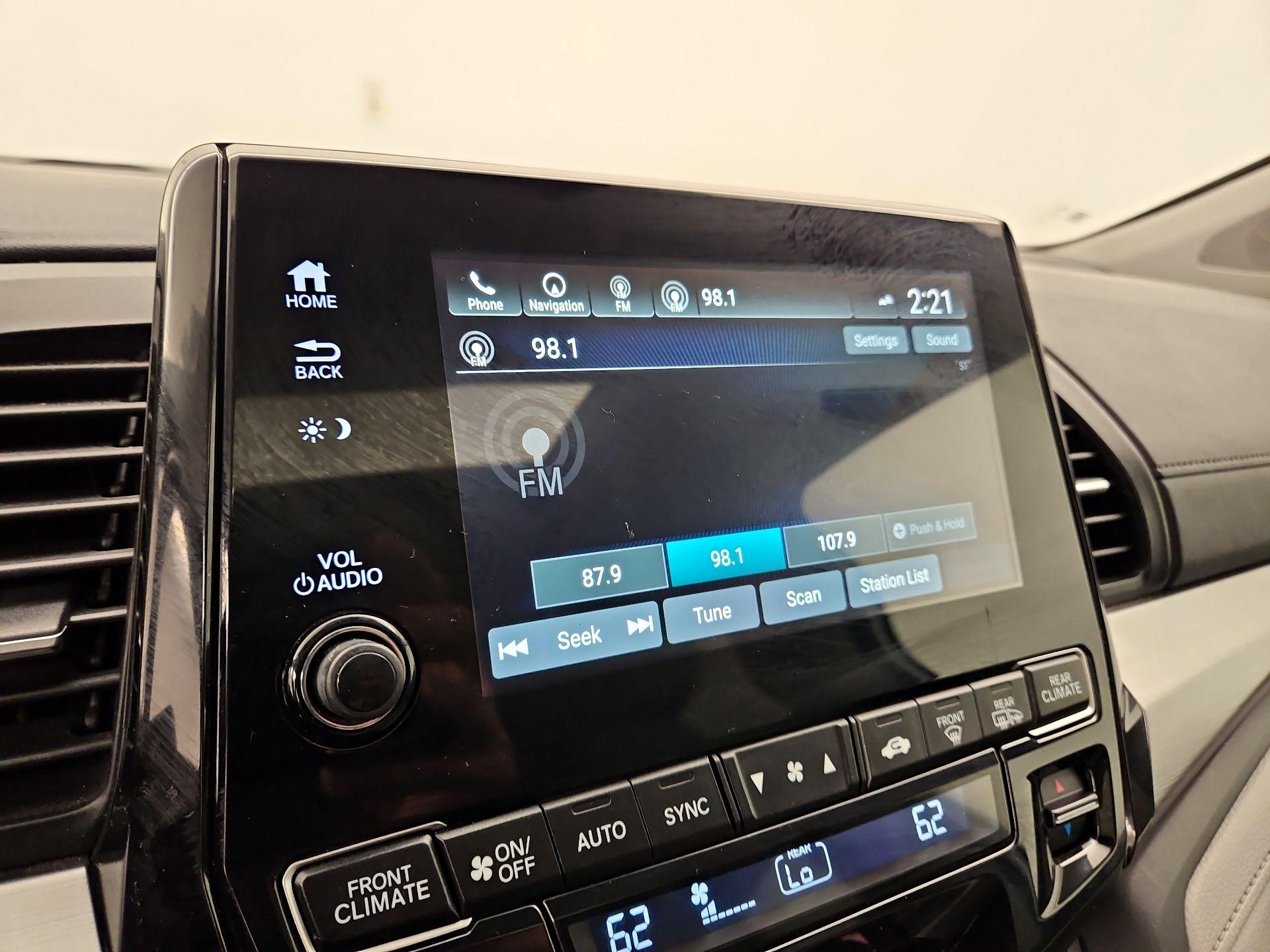 Thumbnail: 2018 Honda Odyssey - 16
