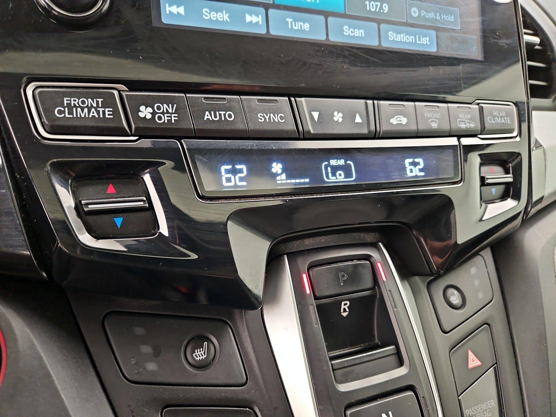 Thumbnail: 2018 Honda Odyssey - 17