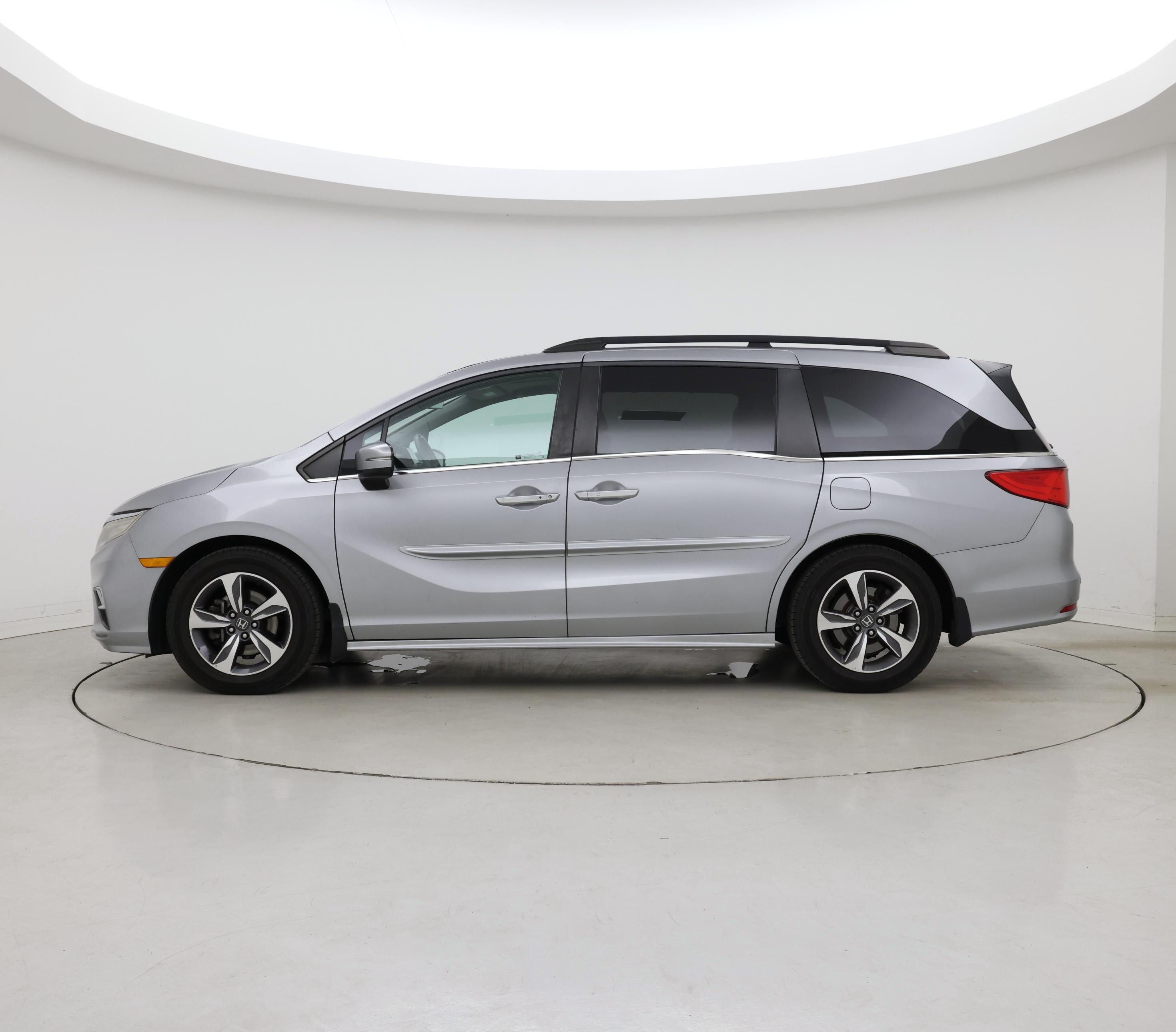 Thumbnail: 2018 Honda Odyssey - 3
